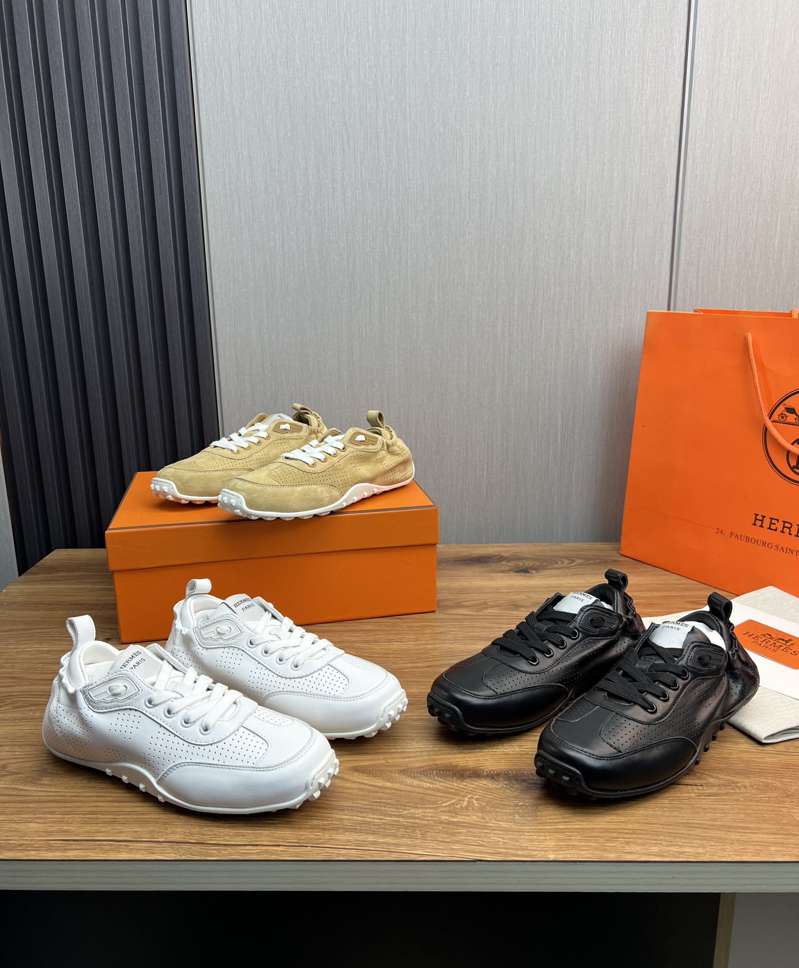 [TOP] HERMES Men's Sneaker - 3 Colors