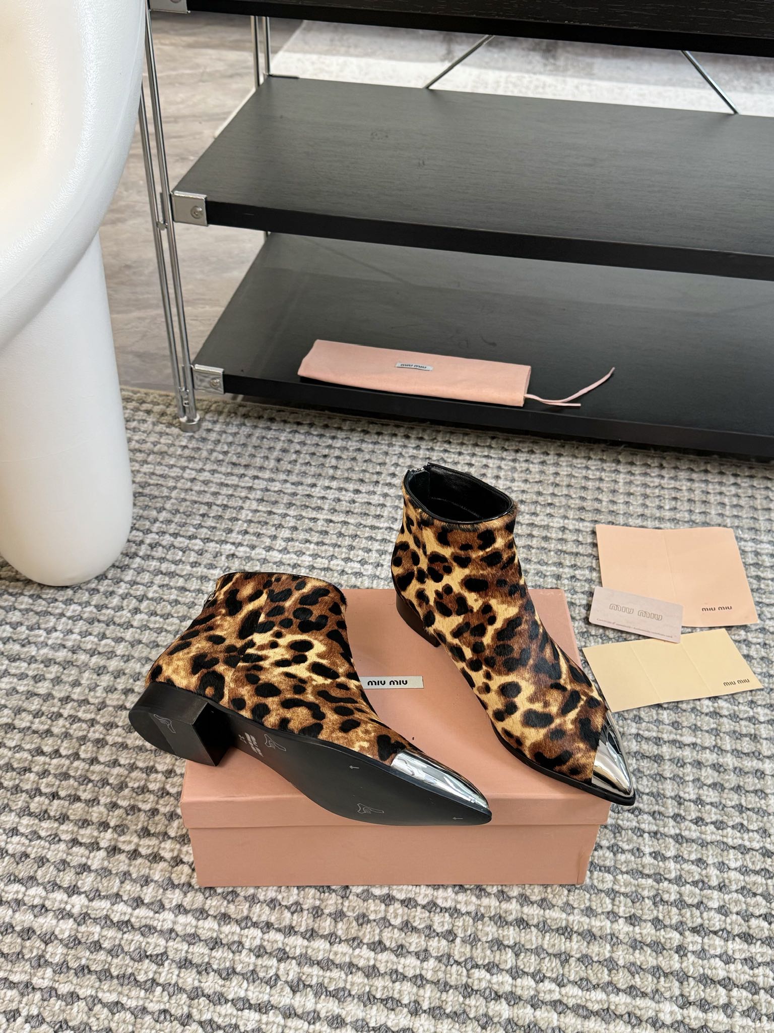 [TOP] Miu Miu Short Boots - 2 Color