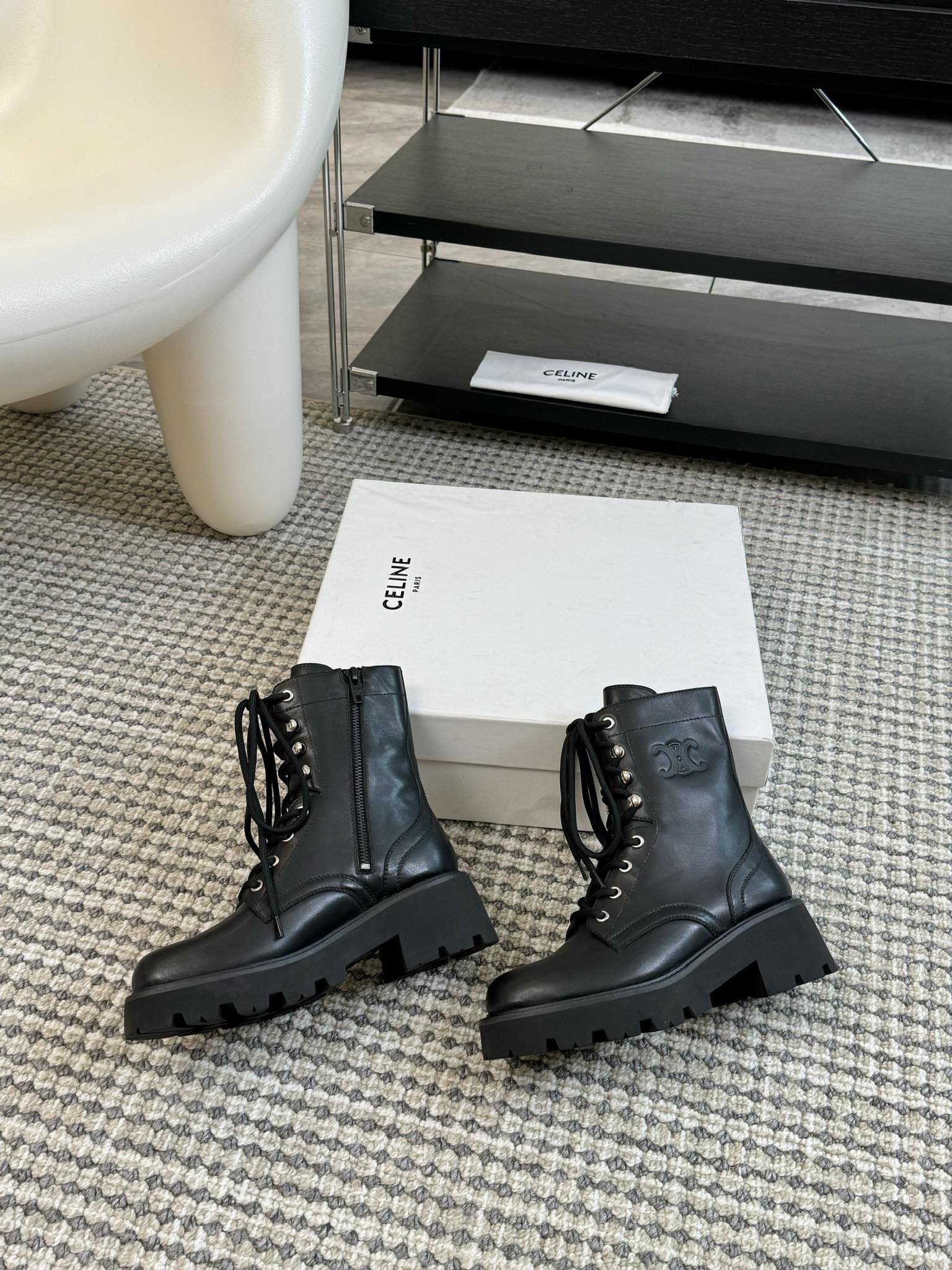 [TOP] CELINE Cowhide Leather Boots - Black