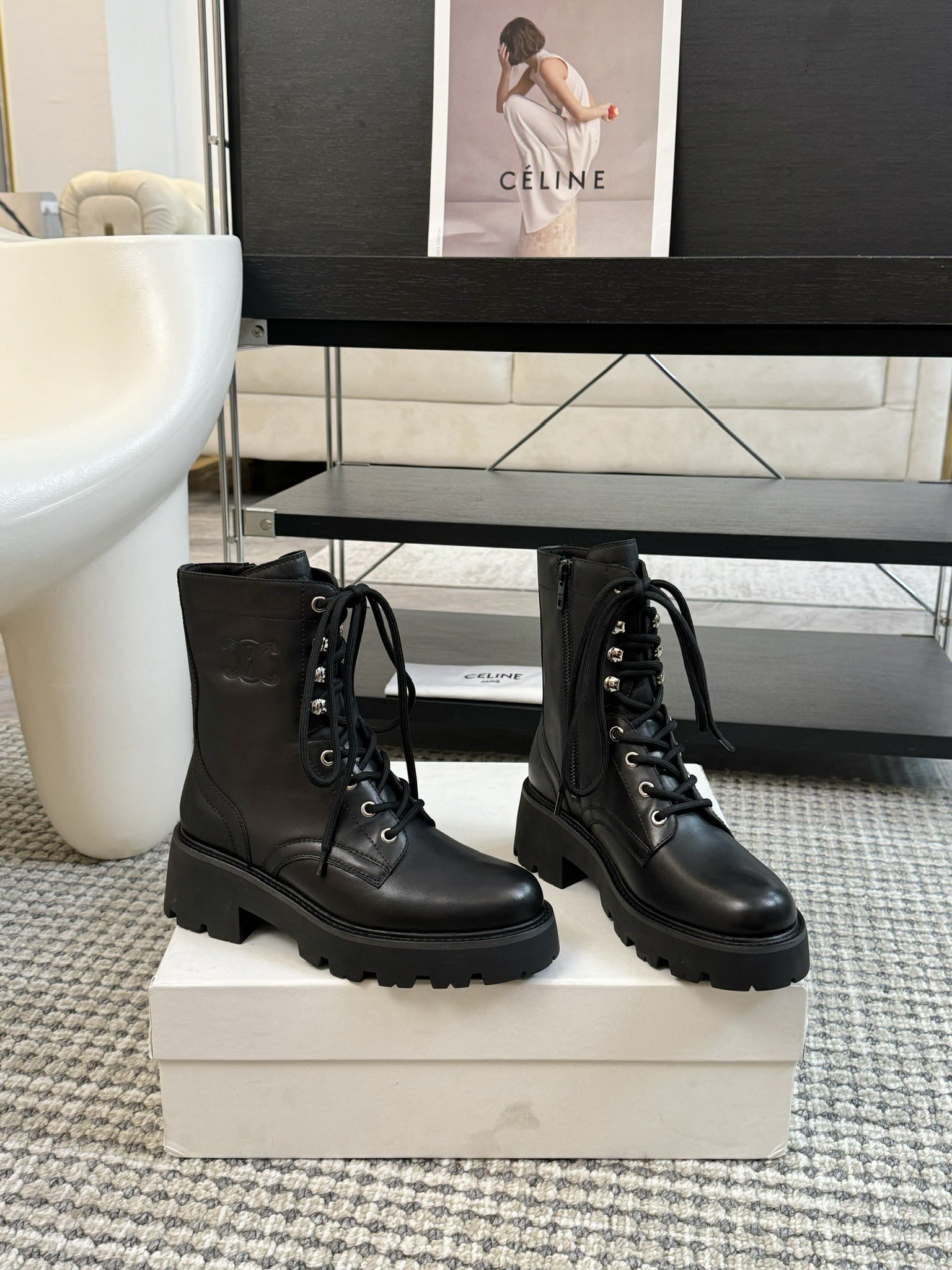 [TOP] CELINE Cowhide Leather Boots - Black