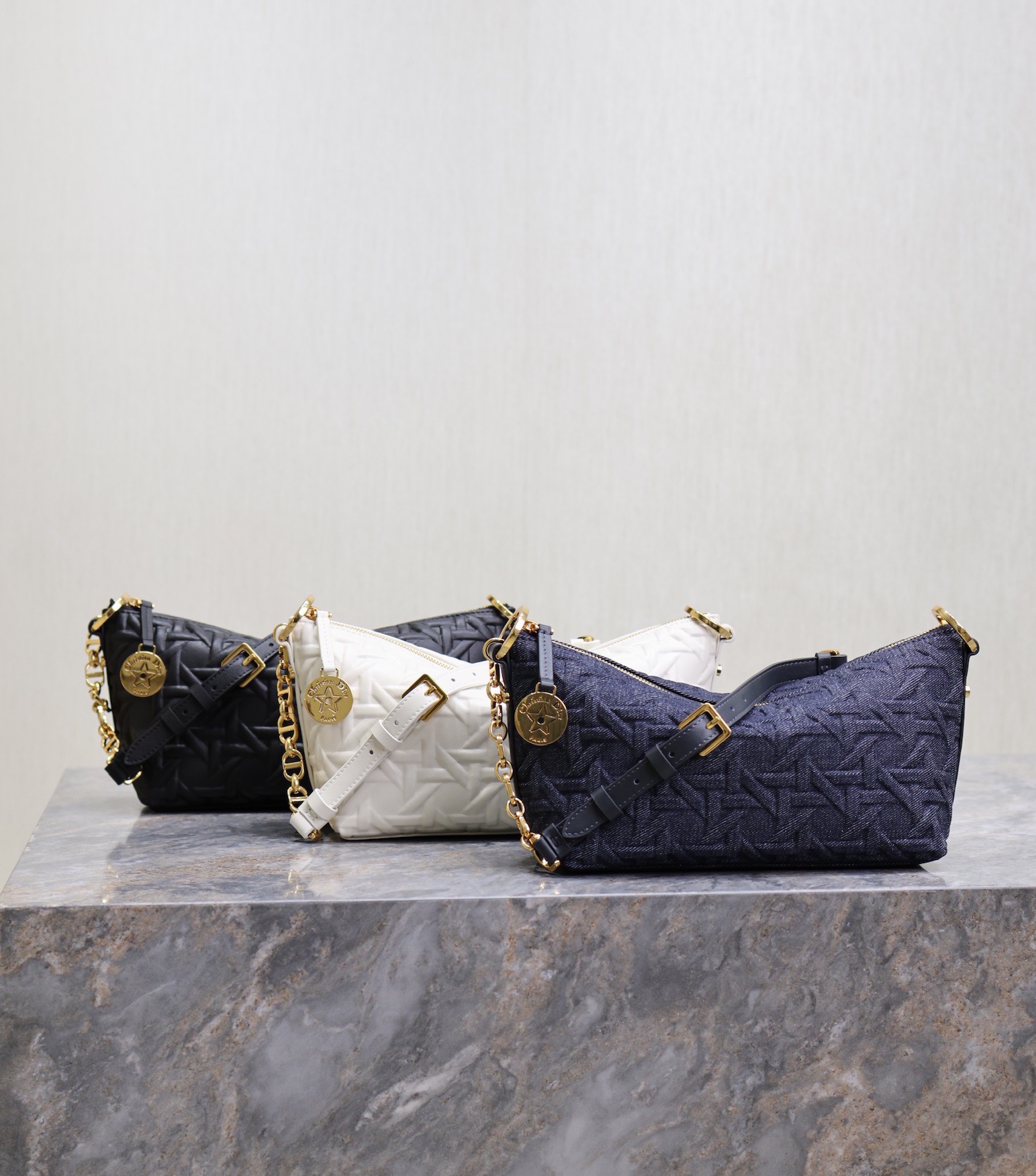 [TOP] Christian Dior Cowhide Diorstar Hobo Bag 28.5 x 14.5 x 10cm -3 Colors