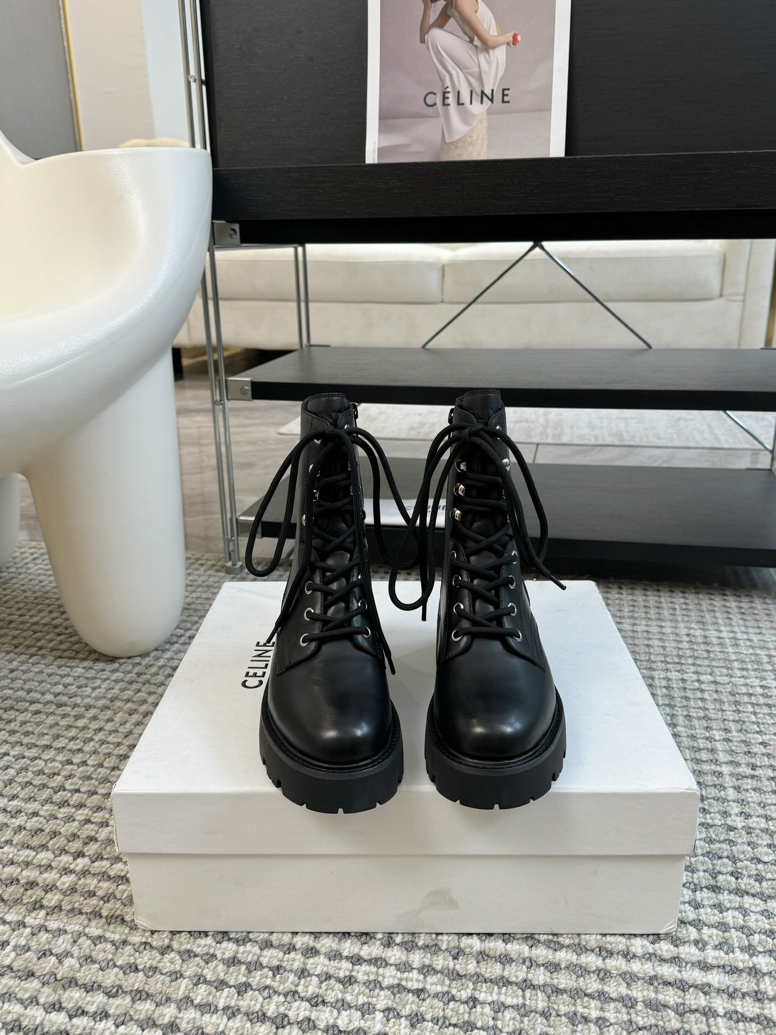 [TOP] CELINE Cowhide Leather Boots - Black