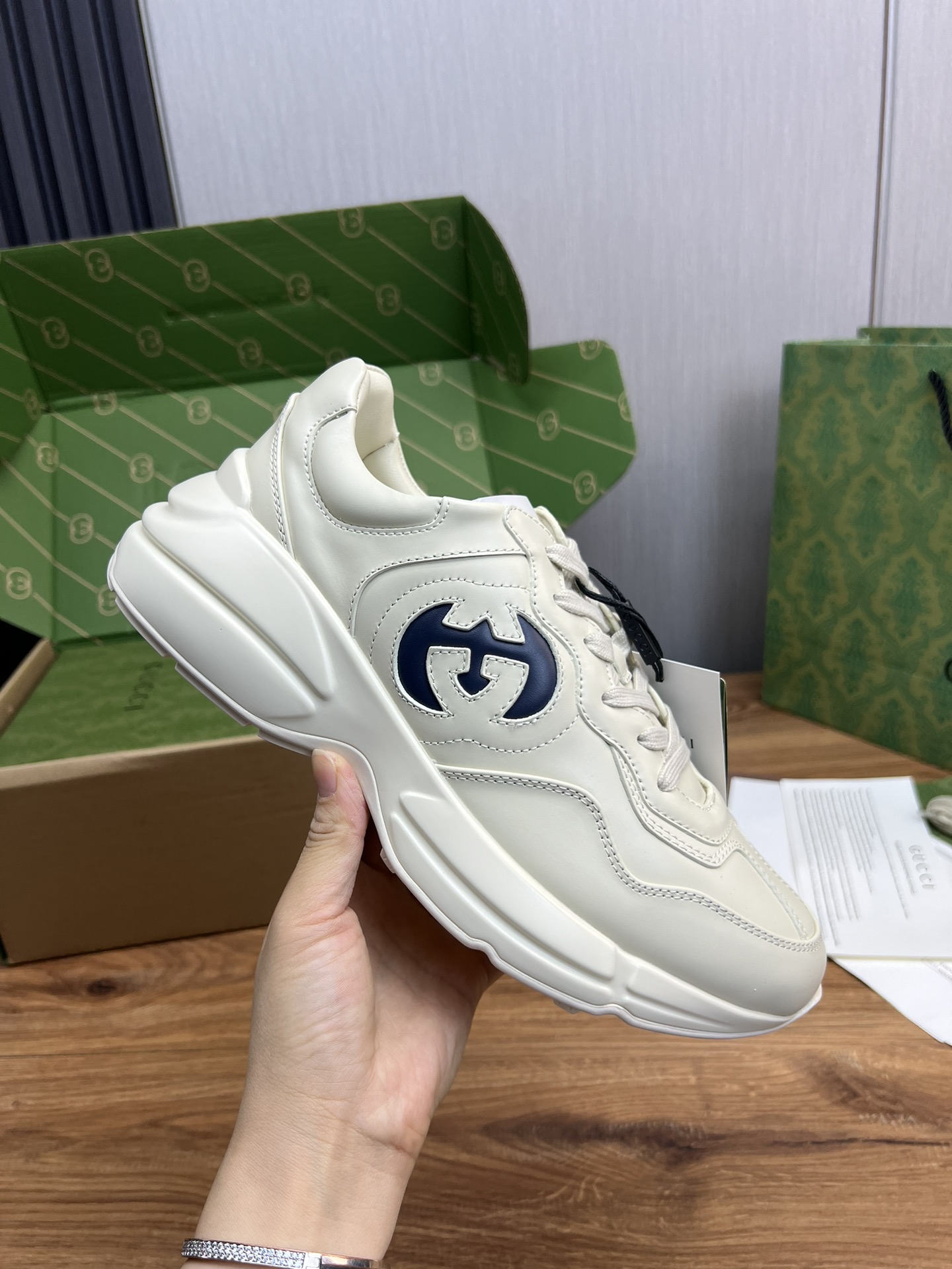 [TOP] GUCCI RHYTON SNEAKER-White