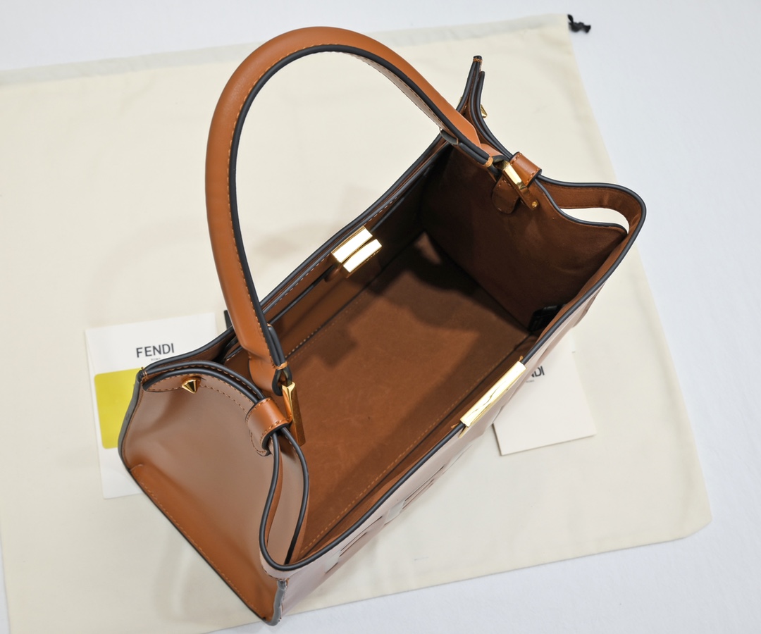 [TOP] FENDI Peekaboo X-Lite Tote Bag 30cm  -Brown