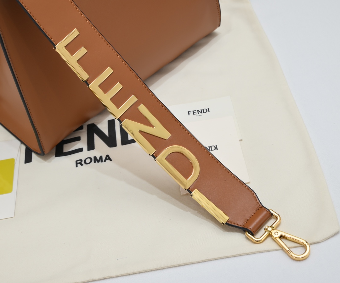 [TOP] FENDI Peekaboo X-Lite Tote Bag 30cm  -Brown