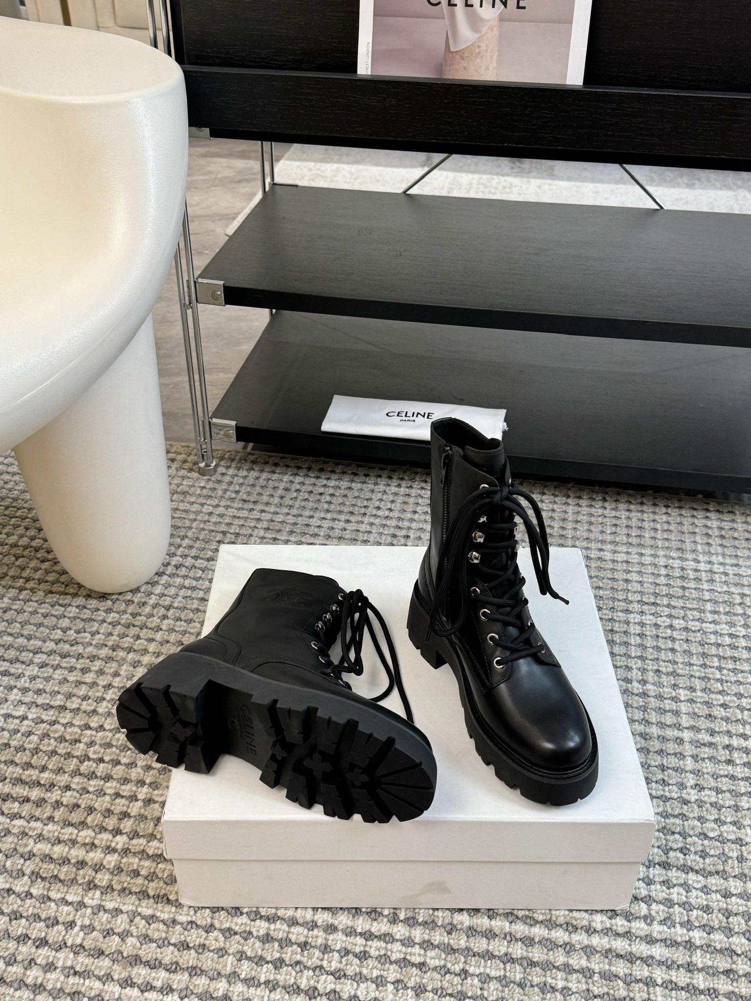 [TOP] CELINE Cowhide Leather Boots - Black