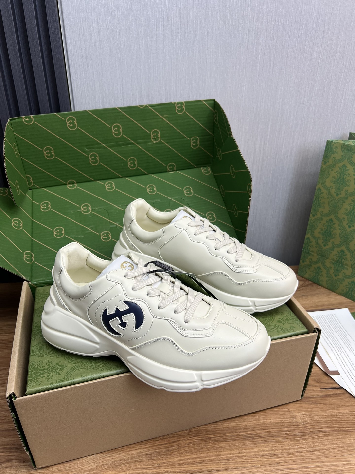 [TOP] GUCCI RHYTON SNEAKER-White