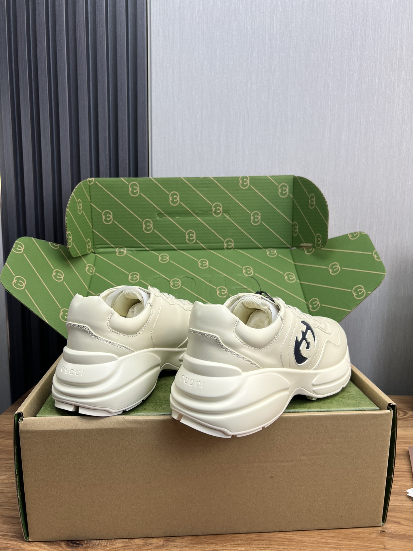 [TOP] GUCCI RHYTON SNEAKER-White