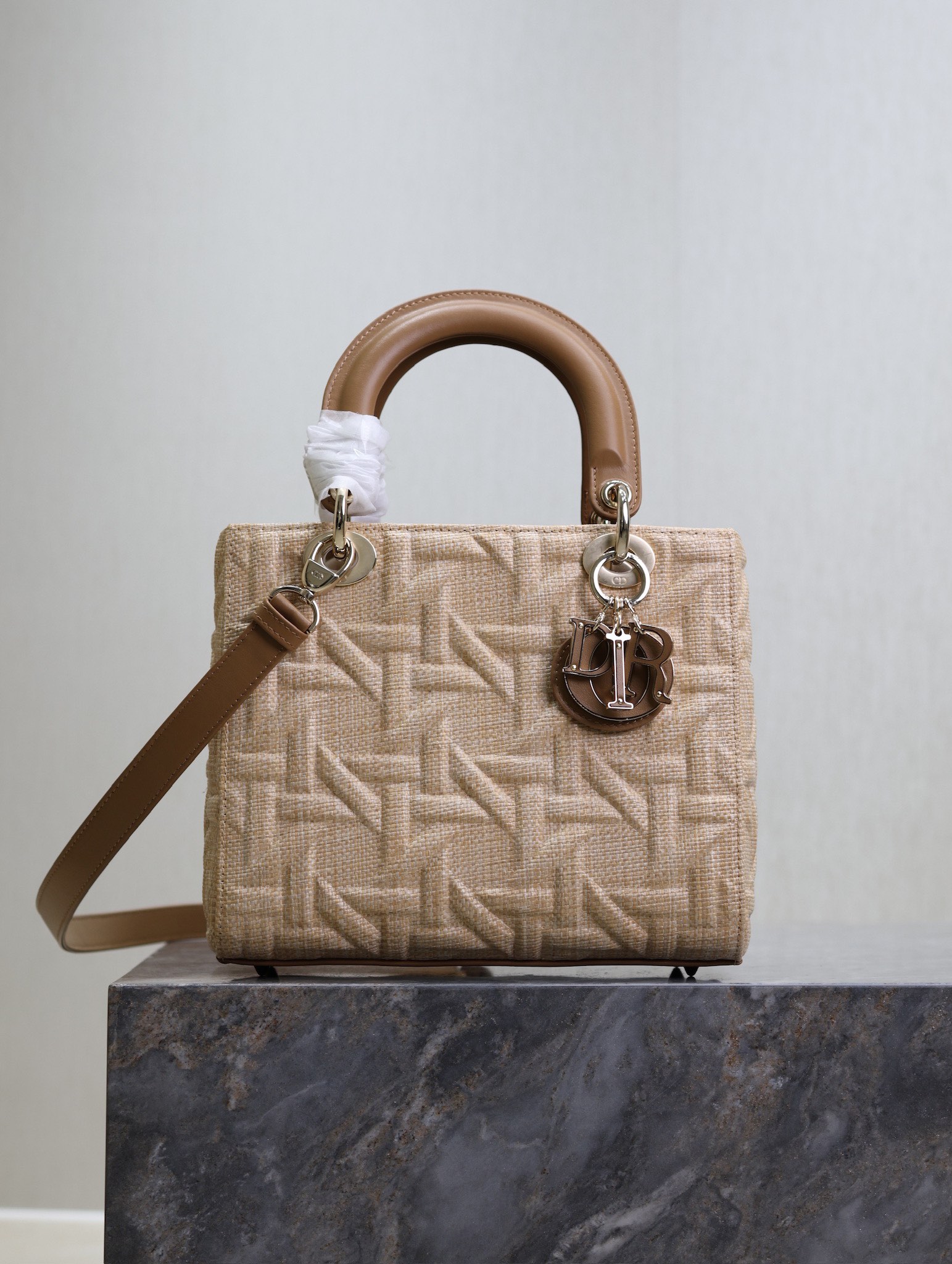 [TOP] Christian Dior Lady Dior Bag  Medium 24 × 20 ×11 CM-2 Colors