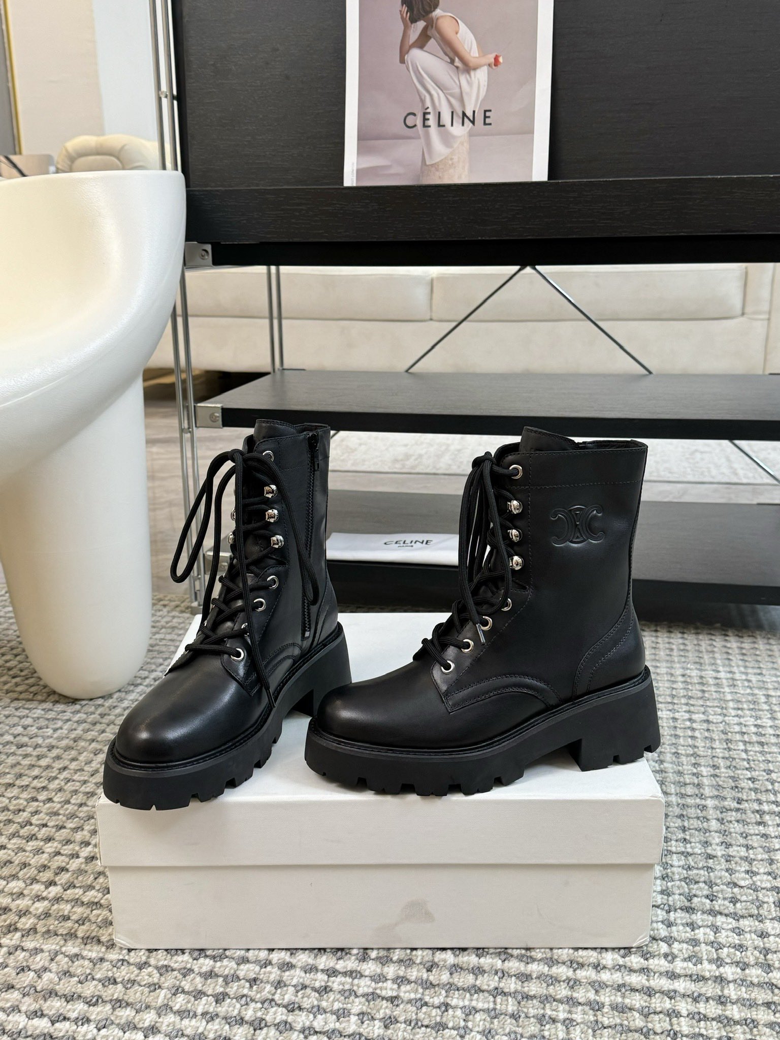 [TOP] CELINE Cowhide Leather Boots - Black