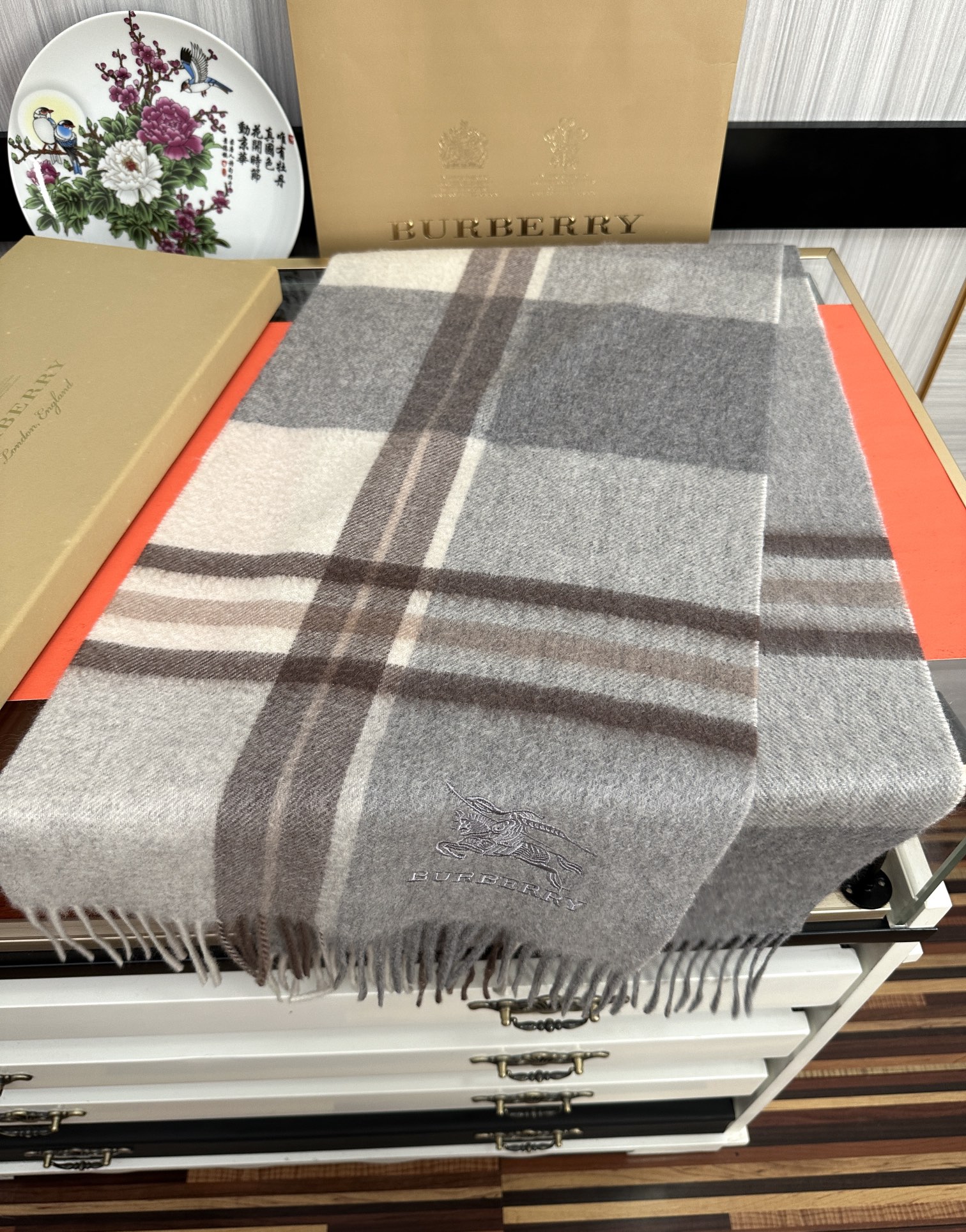 [TOP] BURBERRY Scarf 32x180cm - 2 Color
