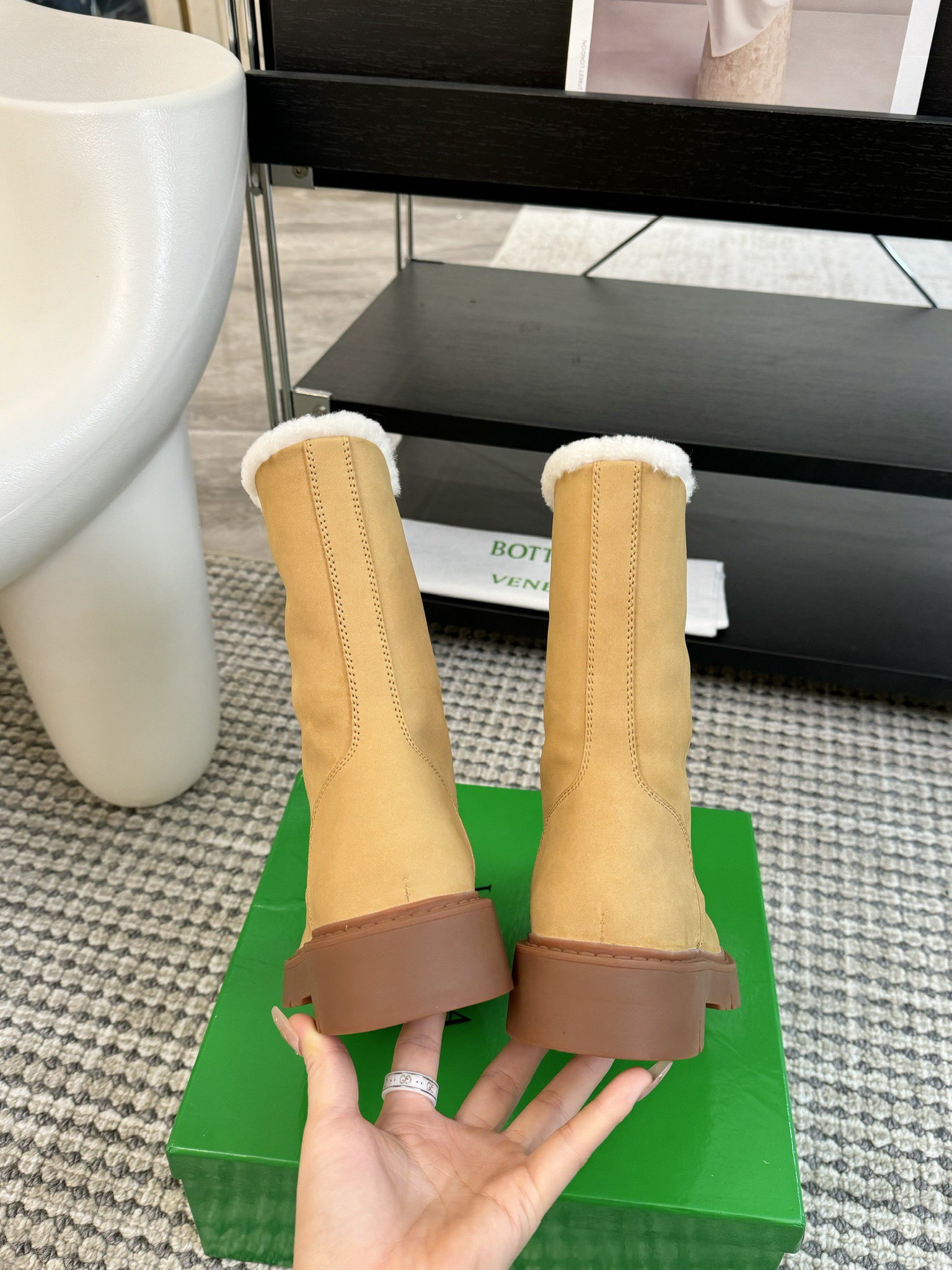 [TOP] Bottega Veneta BV Cowhide Boots - Khaki