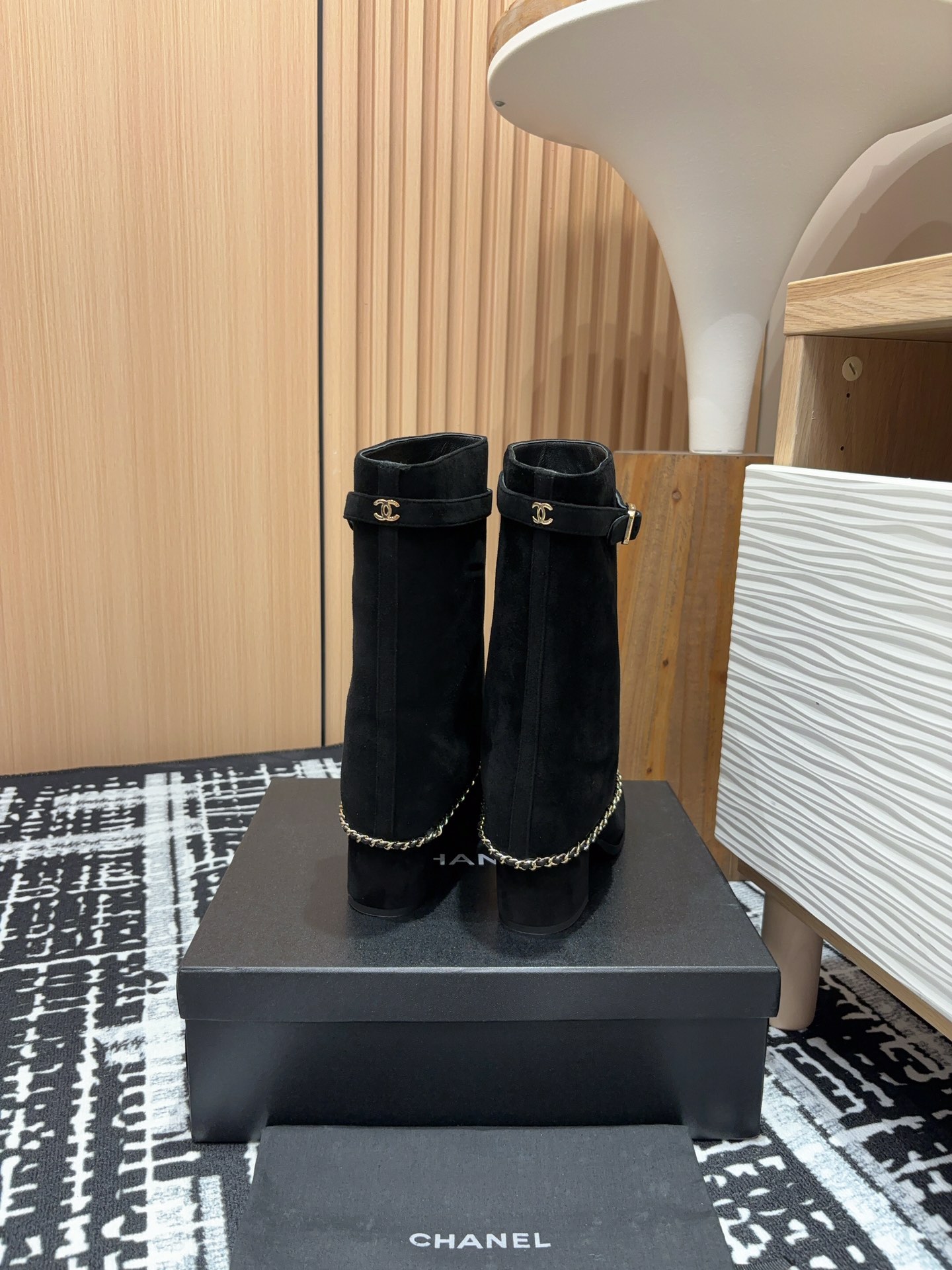 [TOP] CHANEL Fold-over Chain Sheepskin Mid-calf/High-calf Boots - Black