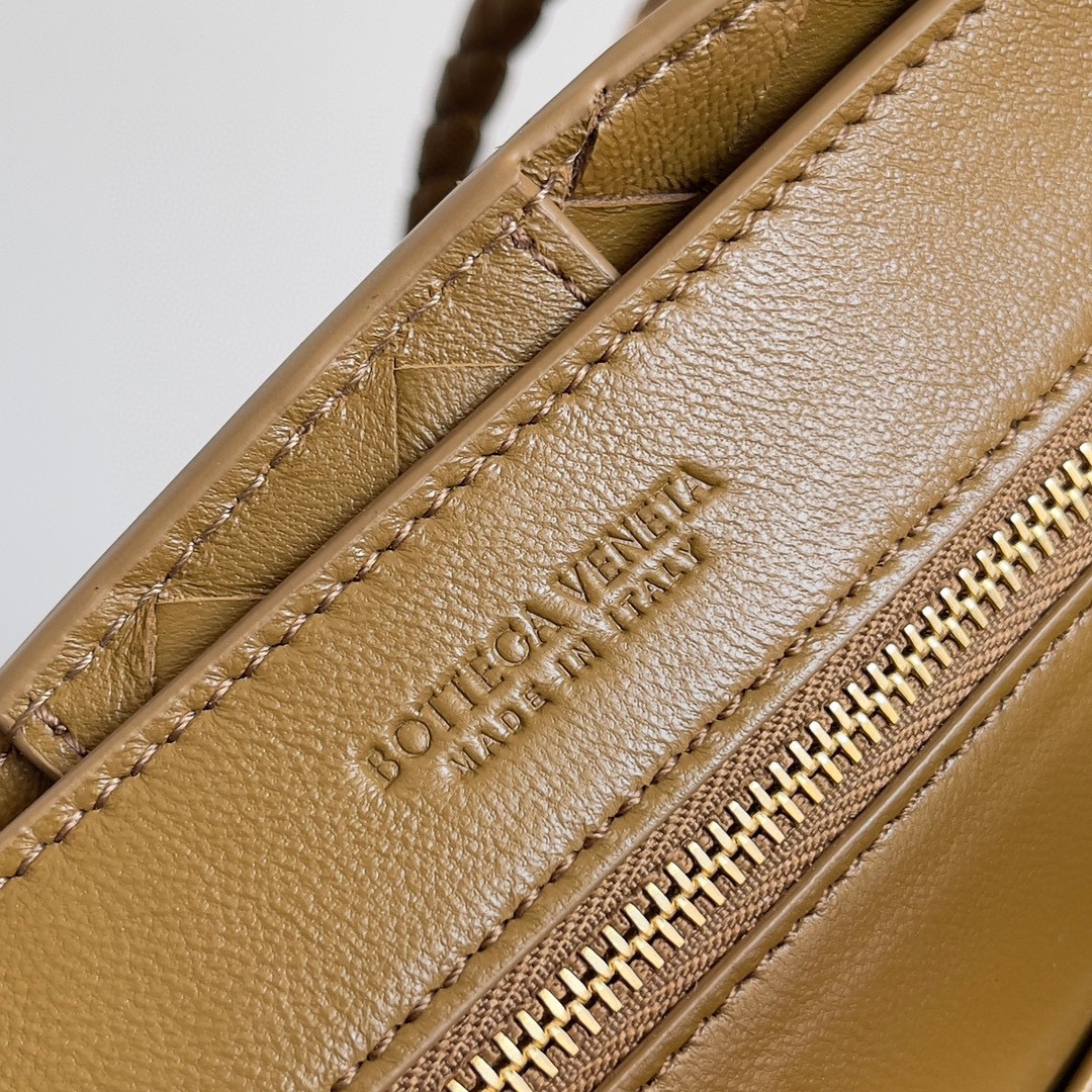 [TOP] Bottega Veneta BV Andiamo Bag Suede Leather 25 x 22 x 10.5 cm - Brown