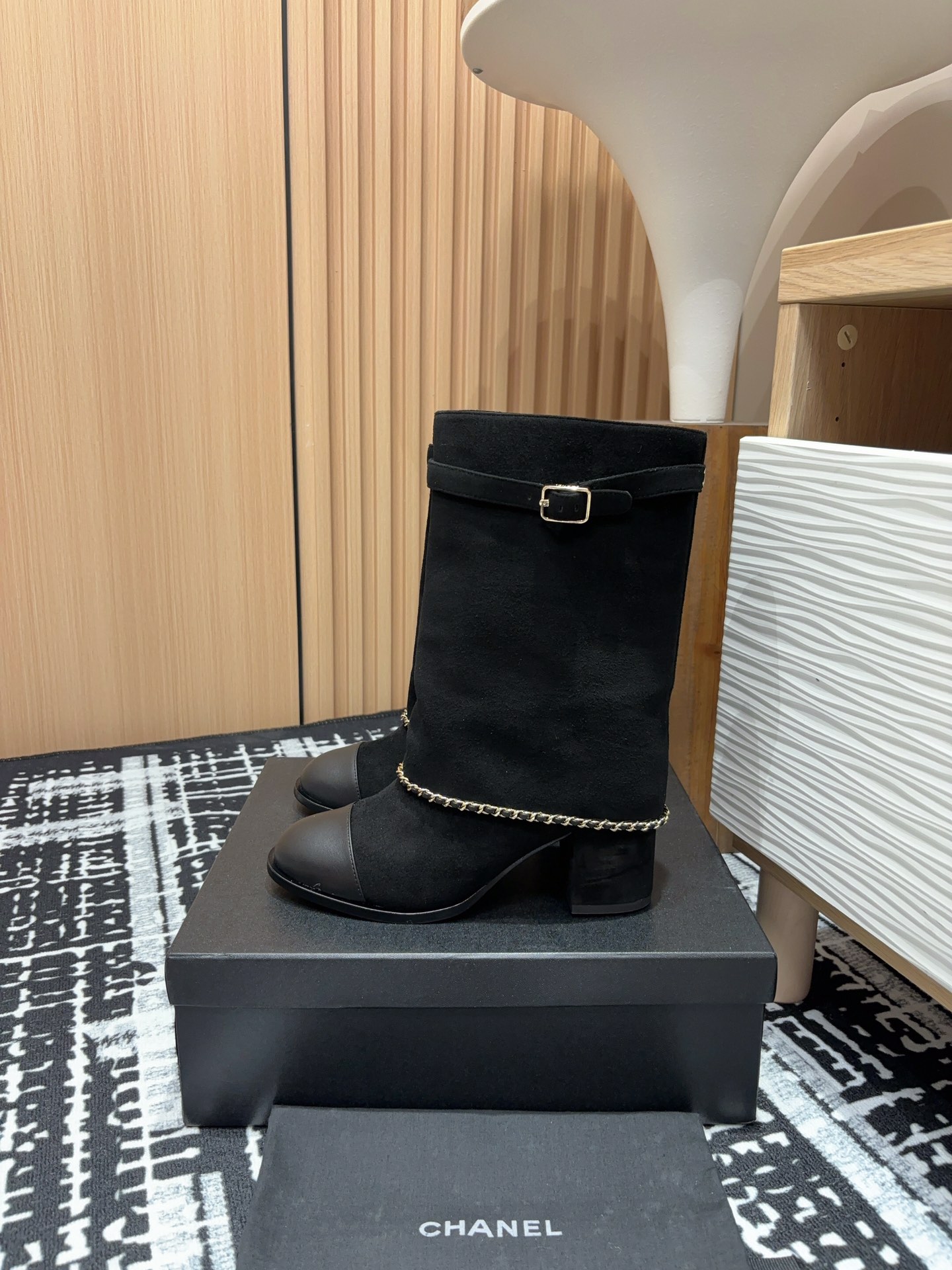 [TOP] CHANEL Fold-over Chain Sheepskin Mid-calf/High-calf Boots - Black