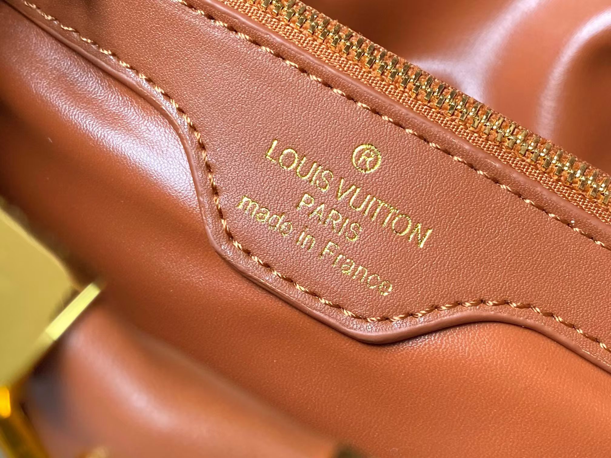 [TOP] Louis Vuitton LV Capucines Bamboo Buckle Bag 27.0 x 18.0 x 9.0 cm - Brown