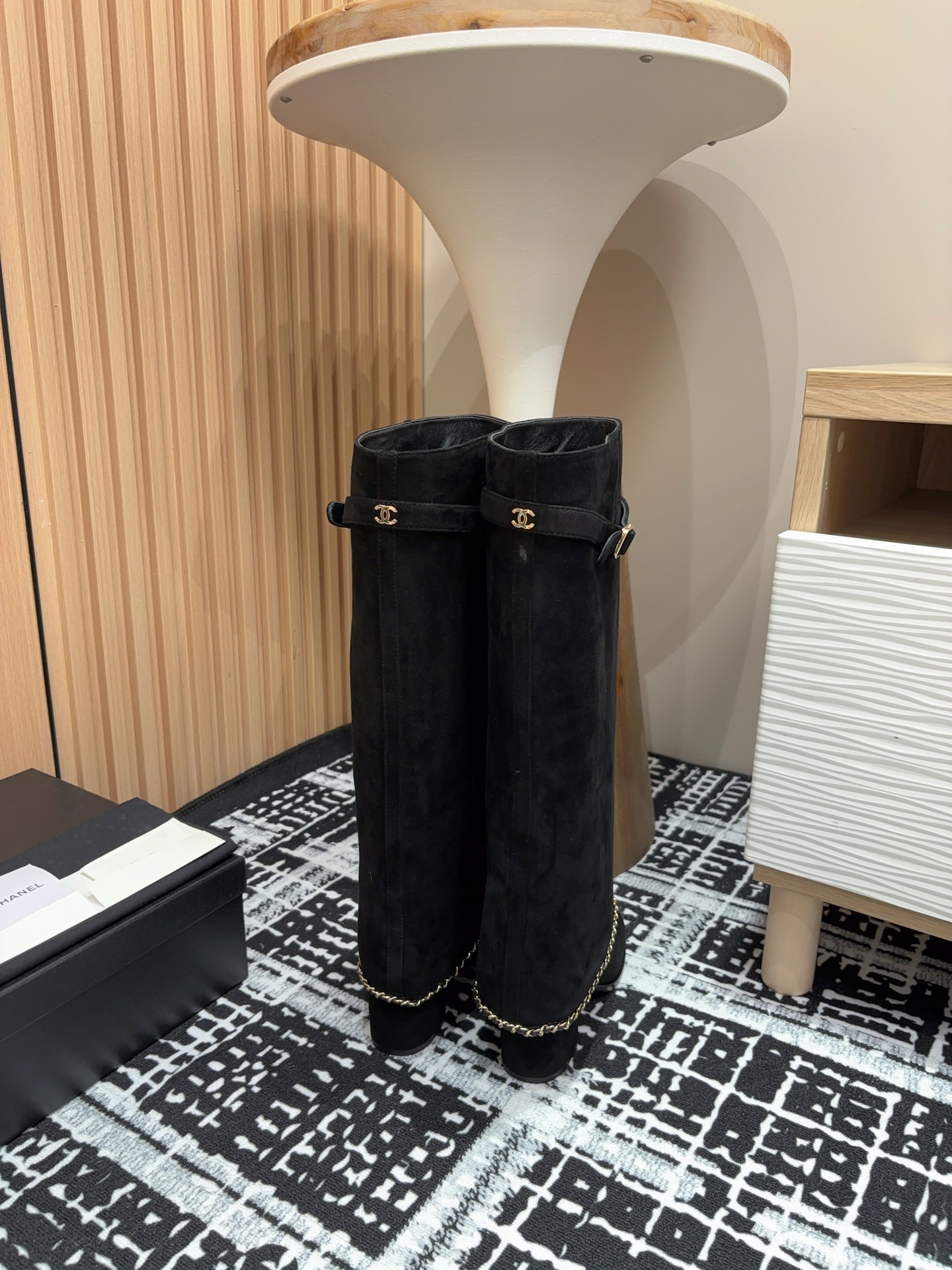 [TOP] CHANEL Fold-over Chain Sheepskin Mid-calf/High-calf Boots - Black