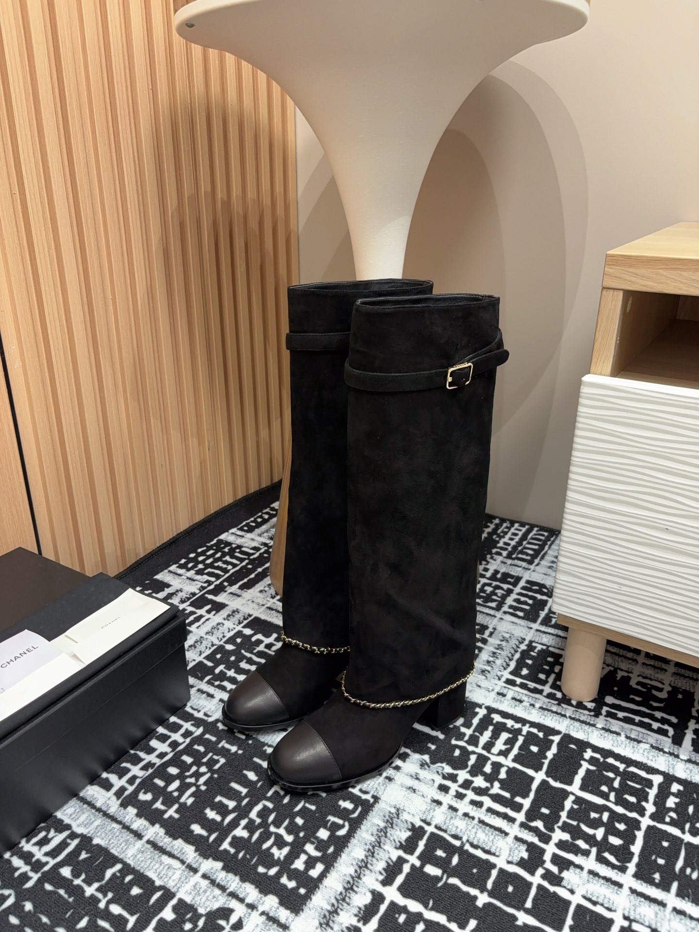 [TOP] CHANEL Fold-over Chain Sheepskin Mid-calf/High-calf Boots - Black