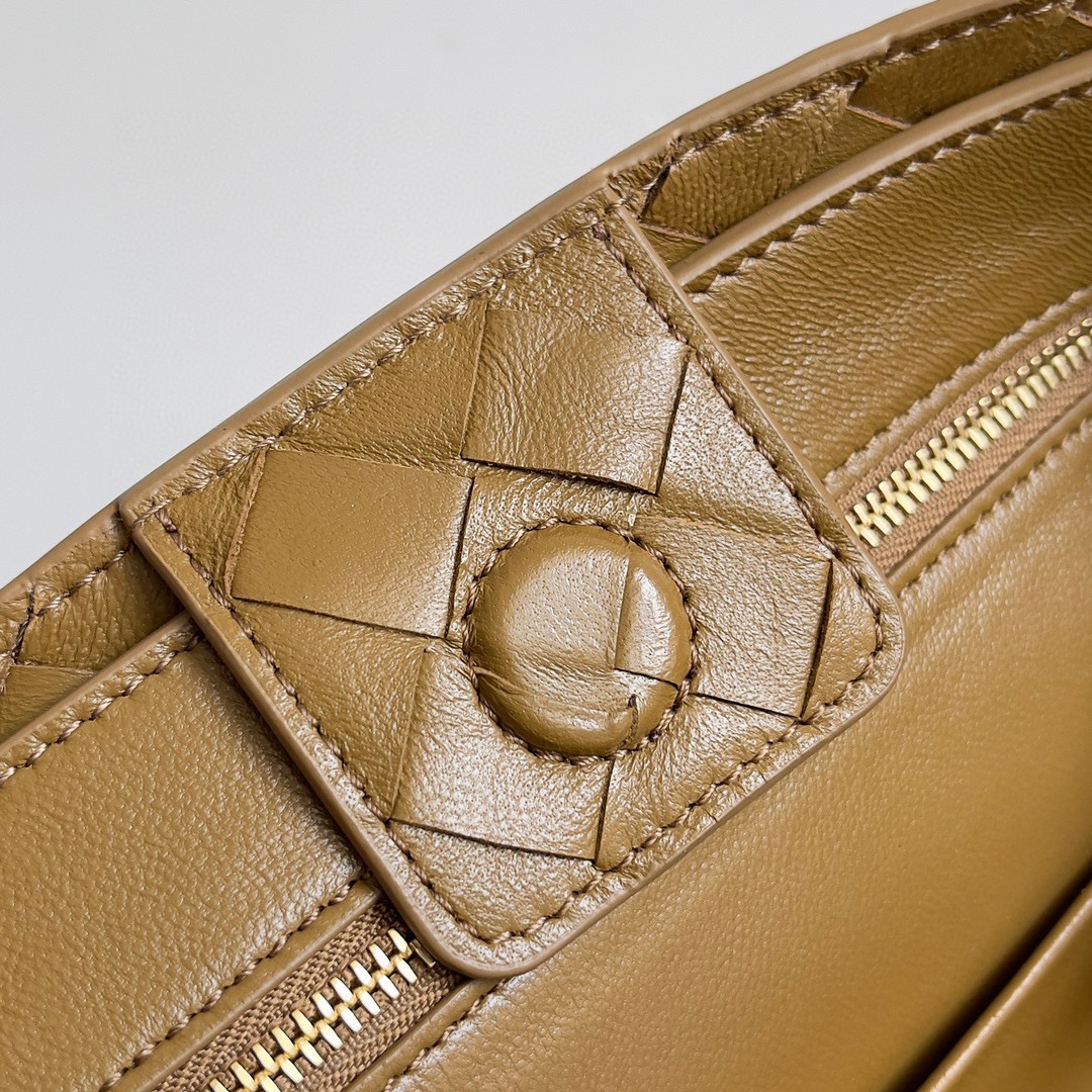 [TOP] Bottega Veneta BV Andiamo Bag Suede Leather 25 x 22 x 10.5 cm - Brown