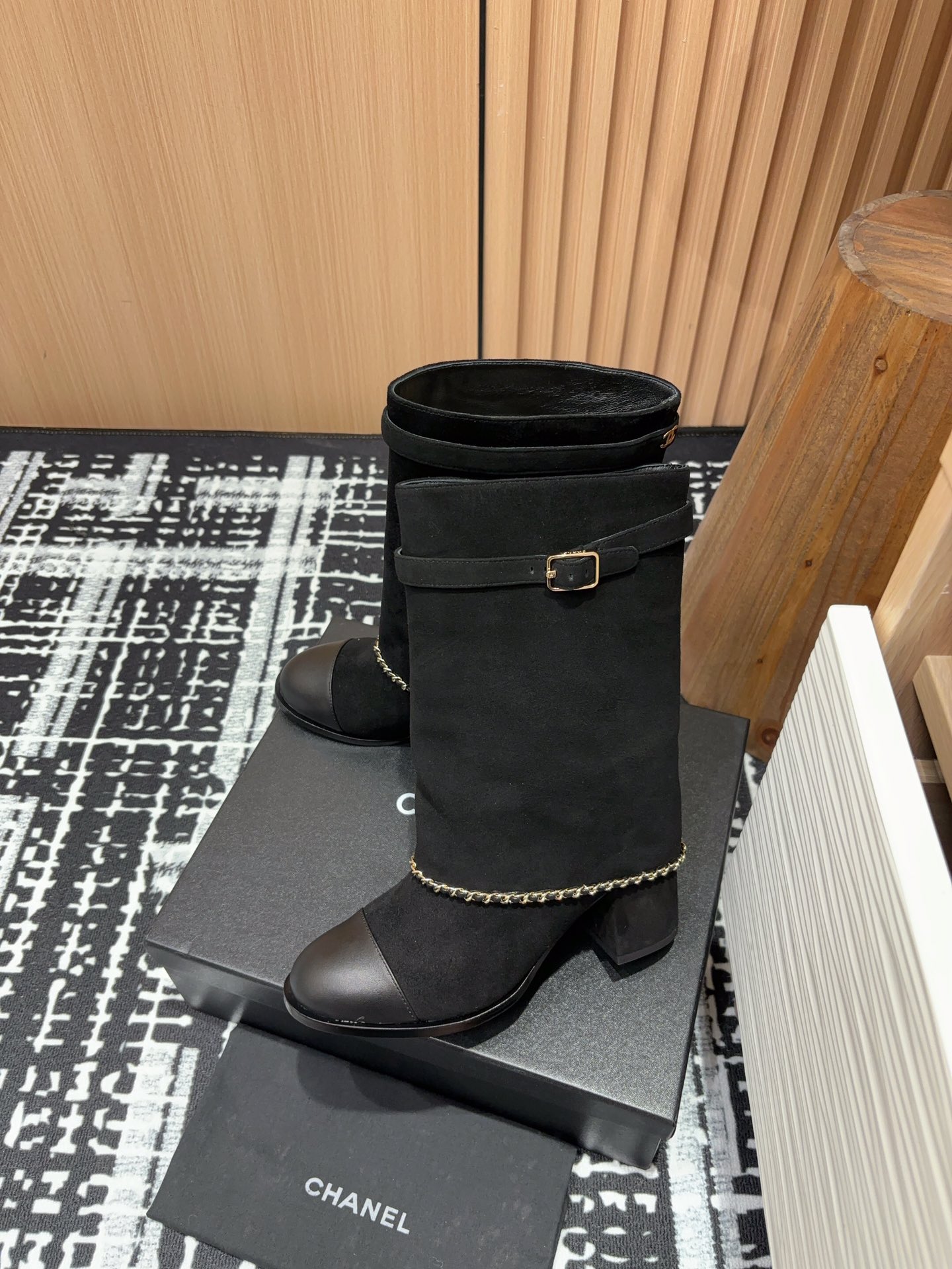 [TOP] CHANEL Fold-over Chain Sheepskin Mid-calf/High-calf Boots - Black