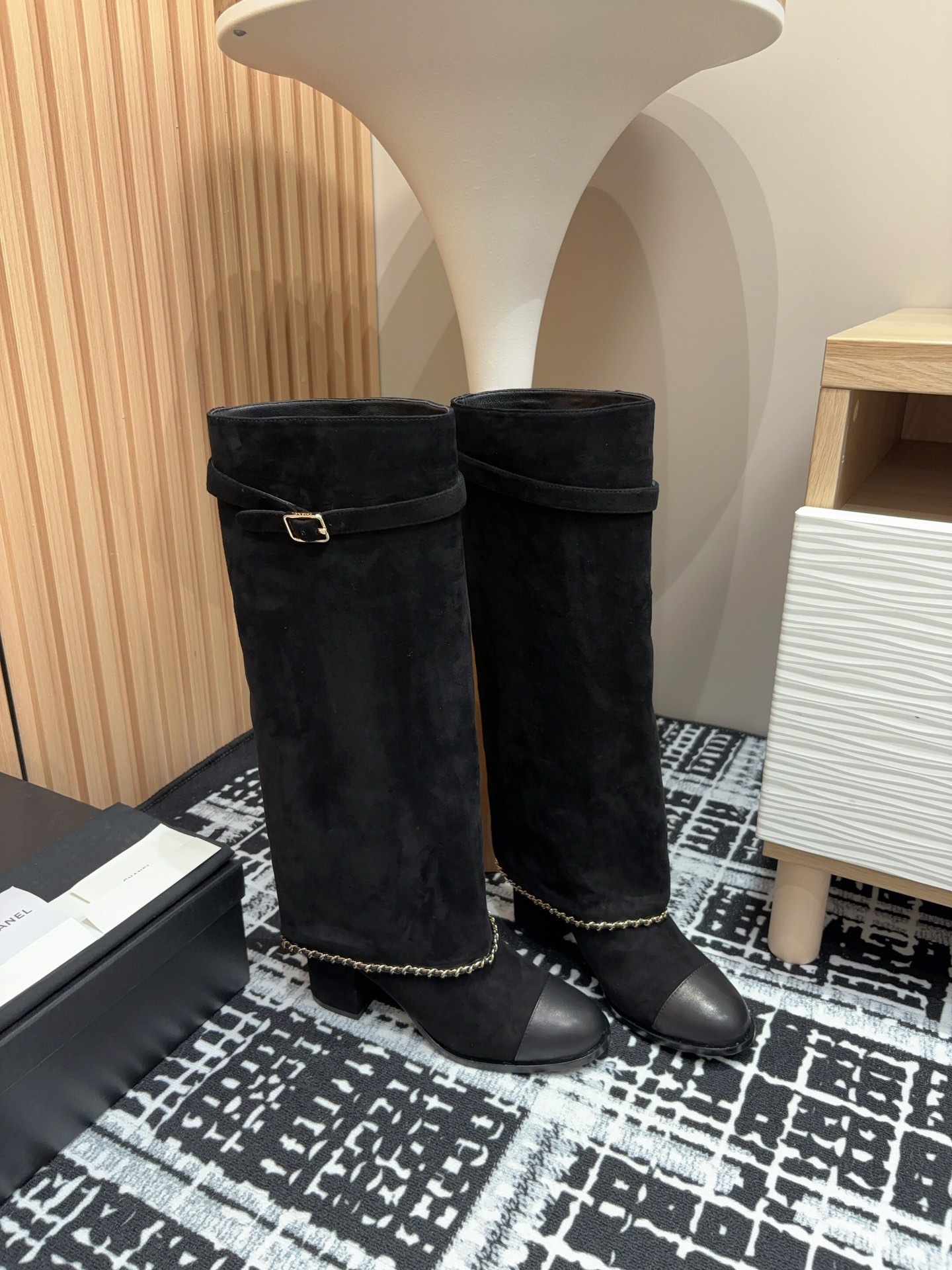[TOP] CHANEL Fold-over Chain Sheepskin Mid-calf/High-calf Boots - Black