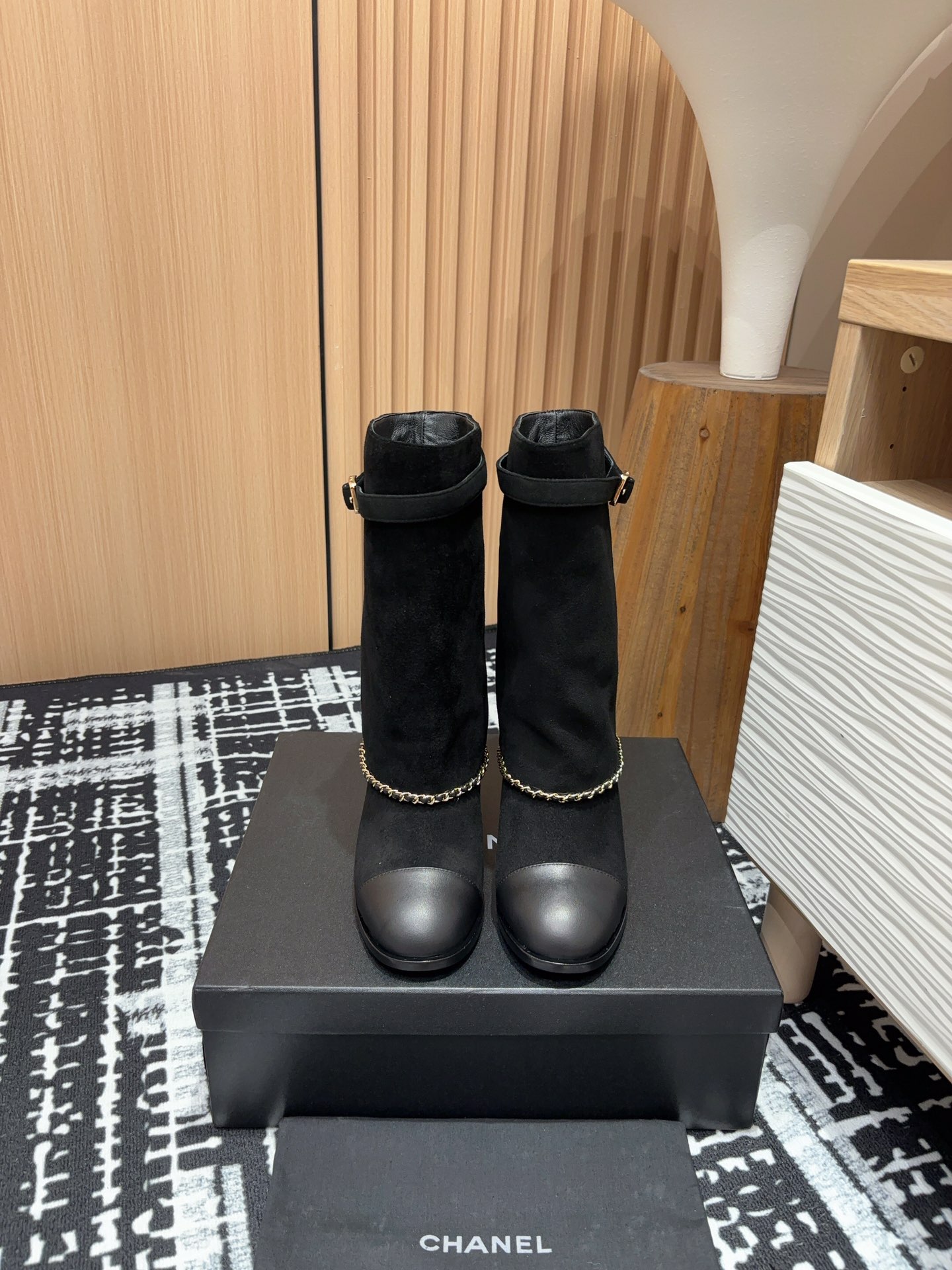[TOP] CHANEL Fold-over Chain Sheepskin Mid-calf/High-calf Boots - Black