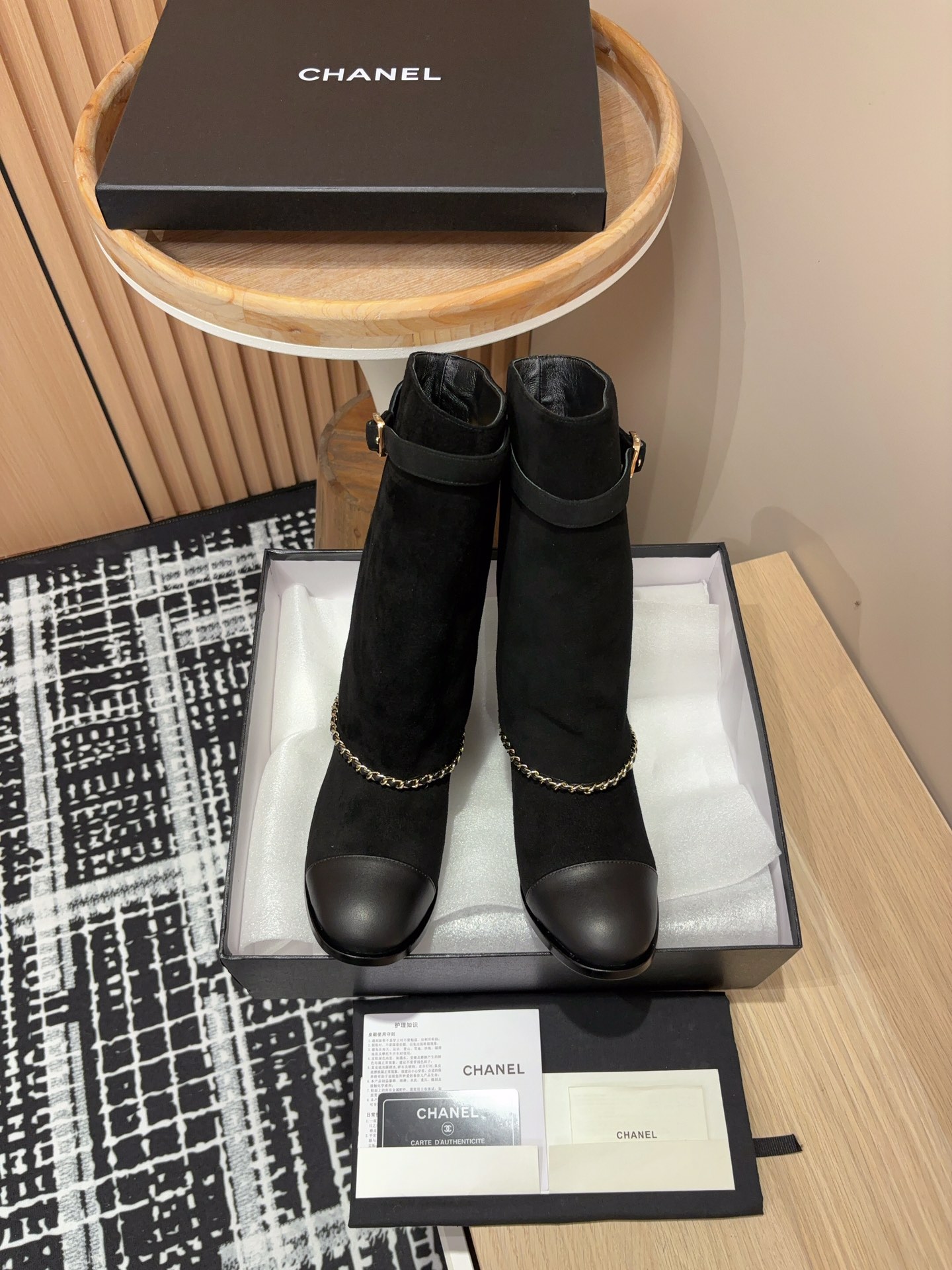 [TOP] CHANEL Fold-over Chain Sheepskin Mid-calf/High-calf Boots - Black