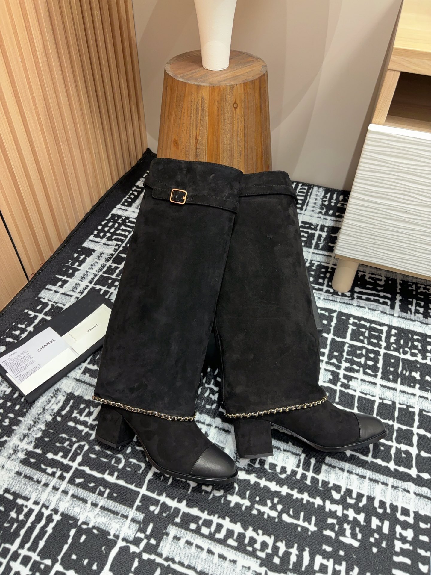 [TOP] CHANEL Fold-over Chain Sheepskin Mid-calf/High-calf Boots - Black