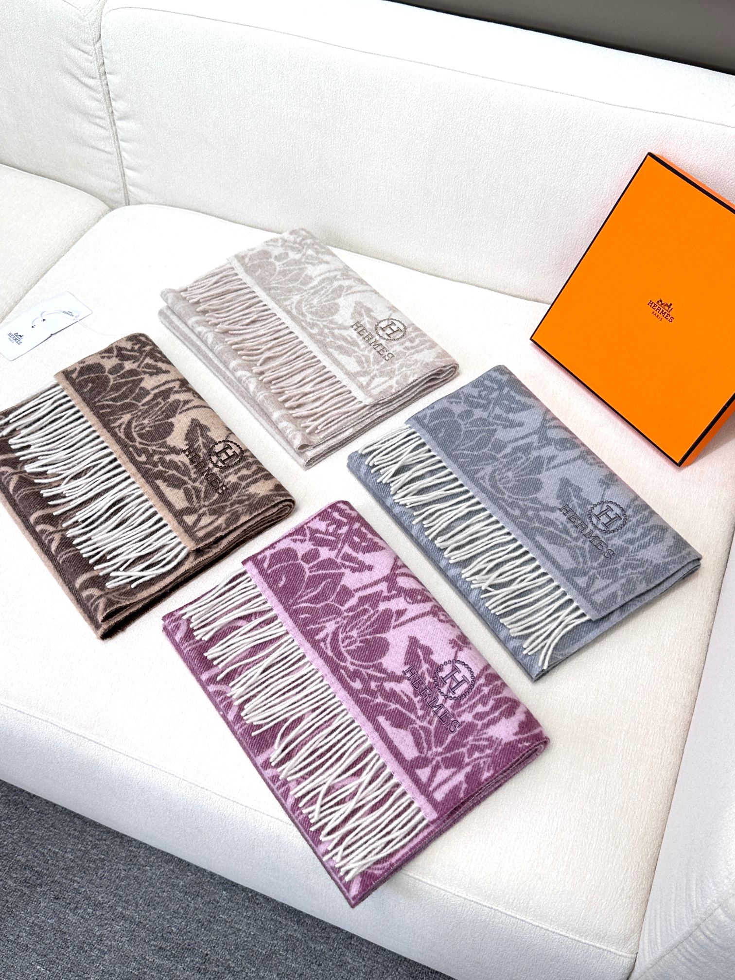 [TOP] HERMES Cashmere Scarf 30 x 180 cm - 4 Colors