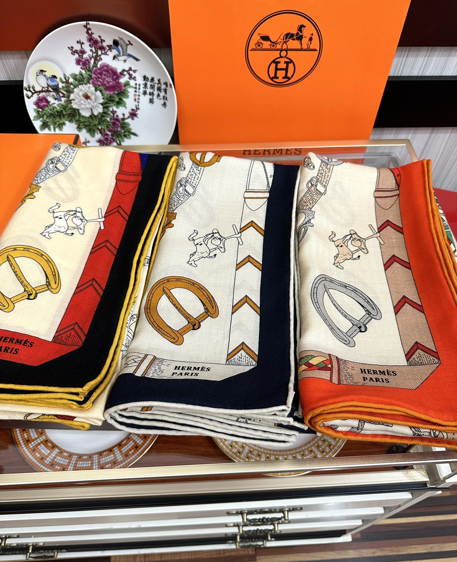 [TOP] HERMES Cashmere Scarf 140x140 cm - 3 Colors