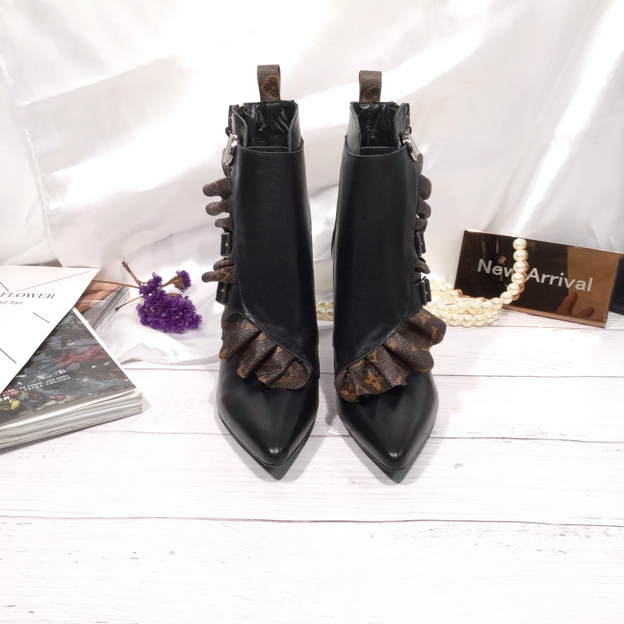 [TOP] Louis Vuitton LV 9.5cm High-heeled Calfskin Monogram Janet Ankle Boot - Black