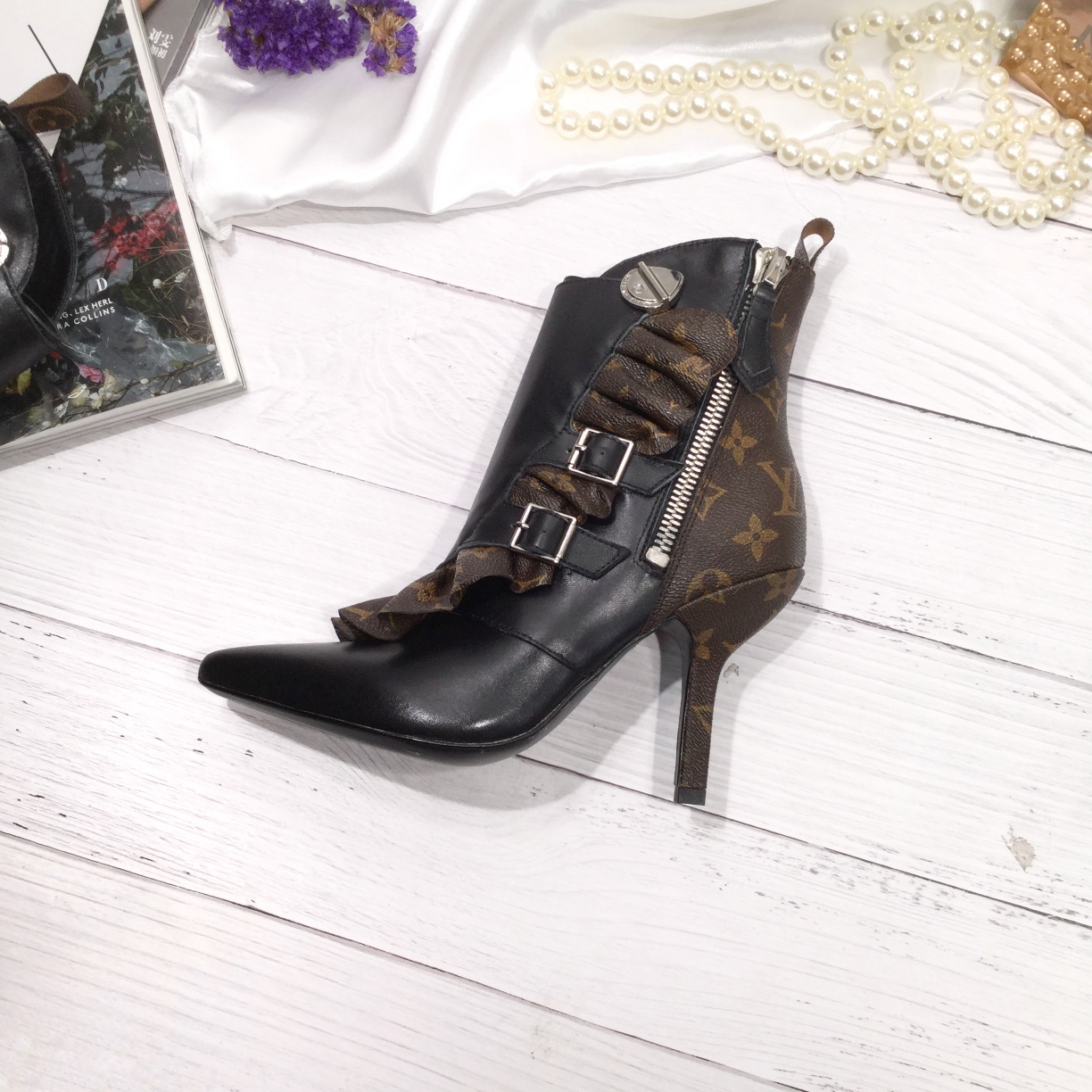 [TOP] Louis Vuitton LV 9.5cm High-heeled Calfskin Monogram Janet Ankle Boot - Black