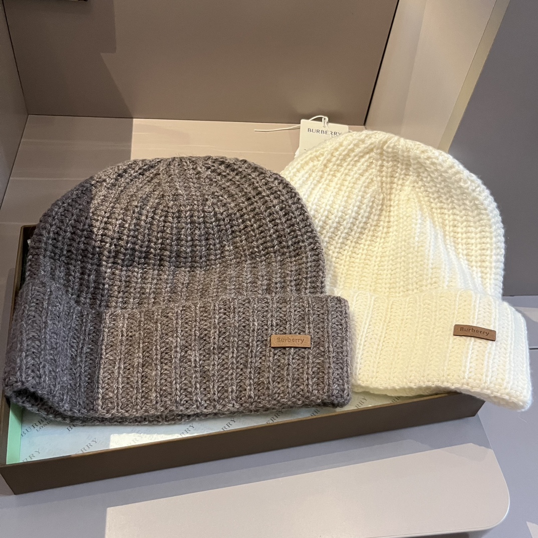 [TOP] BURBERRY Knitted Wool Hat - 2 Colors