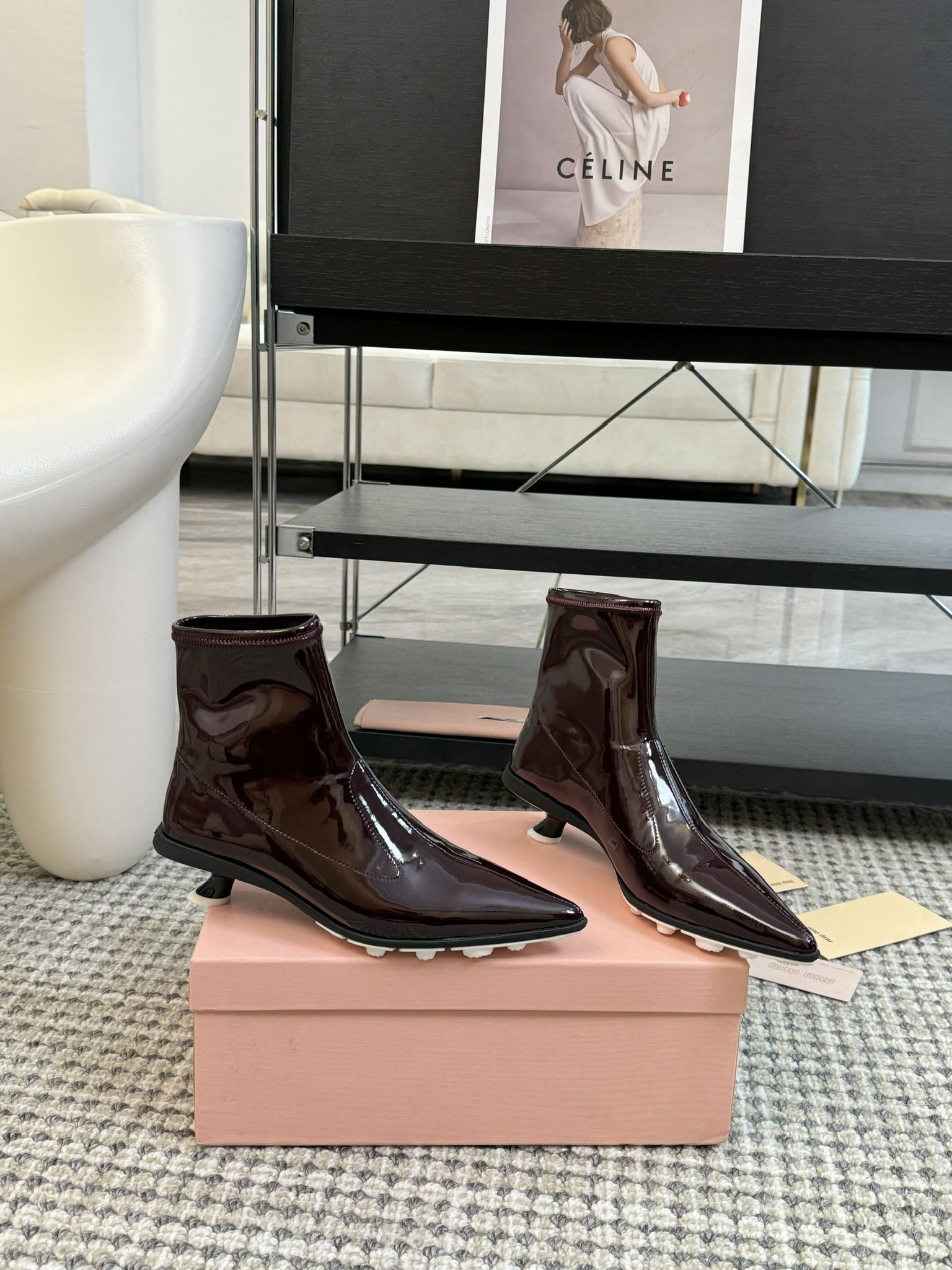 [TOP] Miu Miu Mary Jane Patent Leather Low Heel Boots - 2 Color