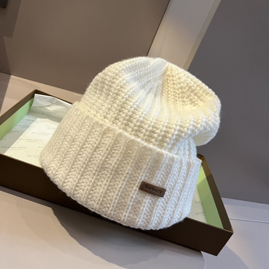 [TOP] BURBERRY Knitted Wool Hat - 2 Colors