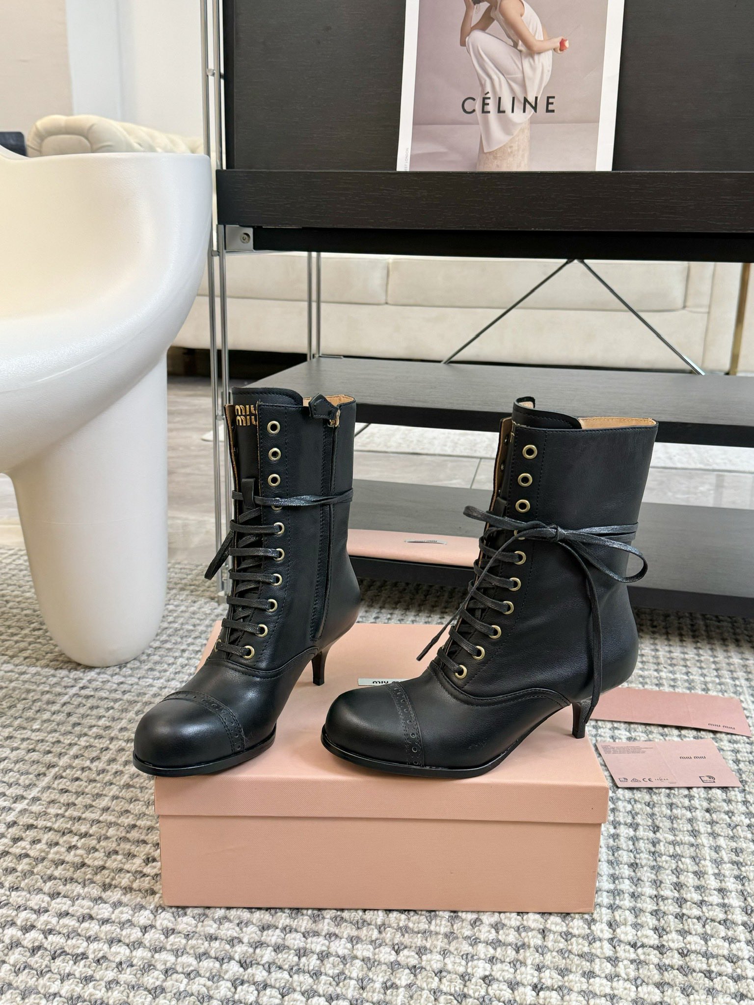 [TOP] Miu Miu Short Heel Round Toe Lace-up Boots - 2 Color