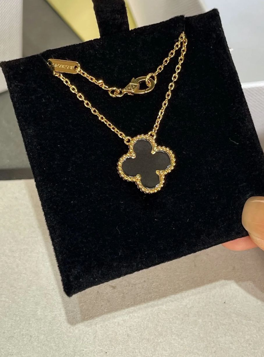[TOP] Van Cleef & Arpels VCA Single Motif Albraham Necklace - Gold