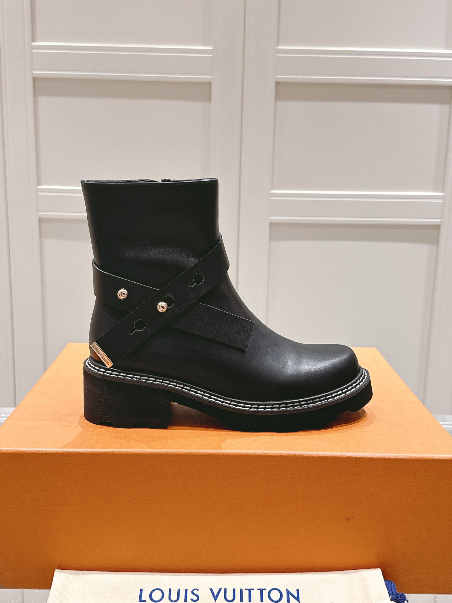 [TOP] Louis Vuitton LV Leather Boots - Black