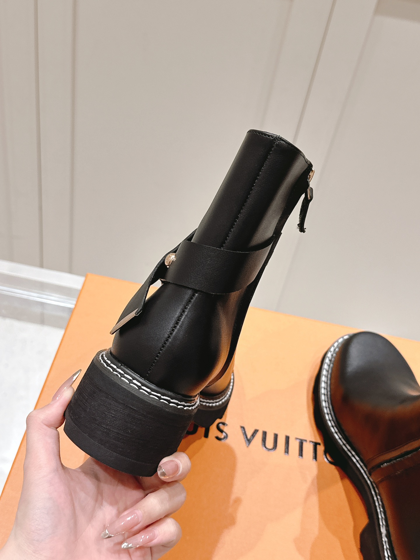 [TOP] Louis Vuitton LV Leather Boots - Black