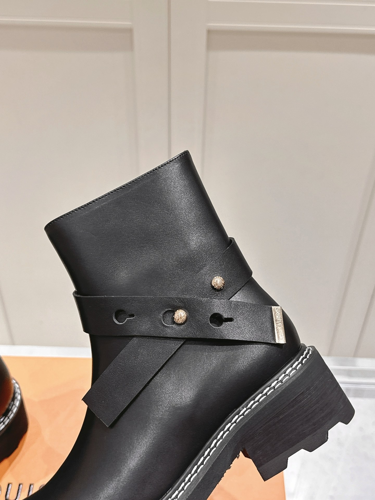 [TOP] Louis Vuitton LV Leather Boots - Black