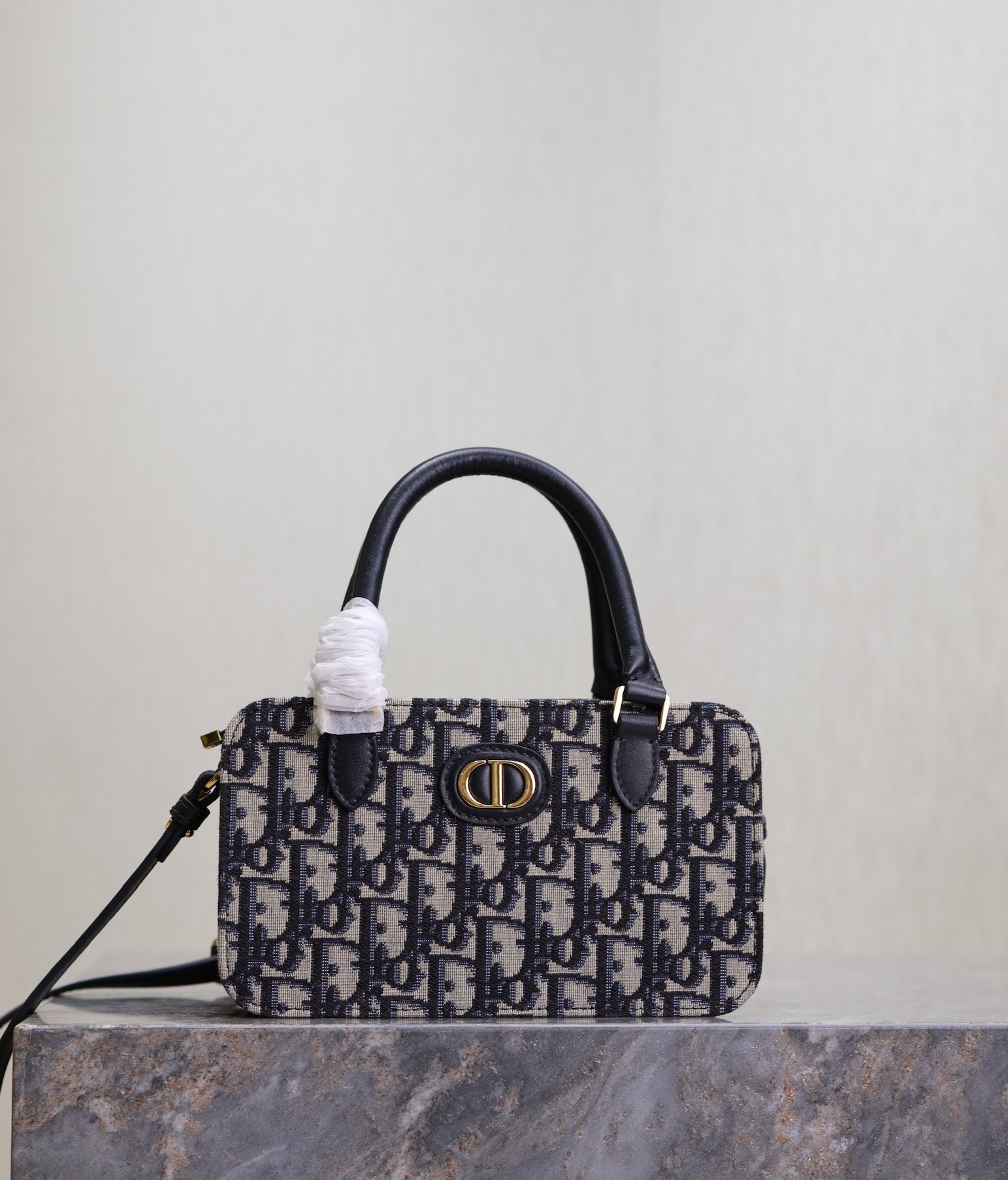 [TOP] Christian Dior 30 Montaigne Doctor Bag 20 X 11.5 X 7 cm - Blue