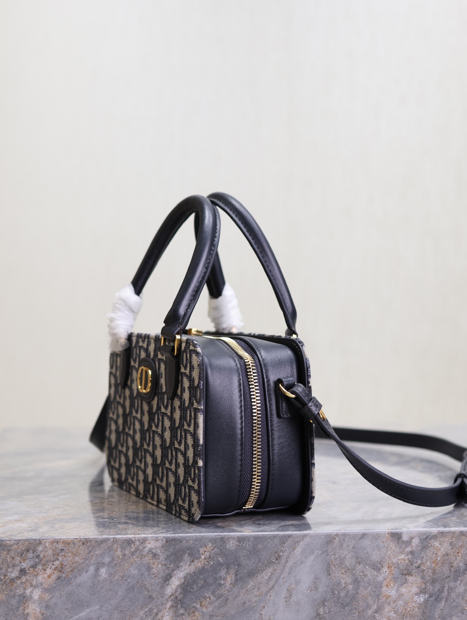 [TOP] Christian Dior 30 Montaigne Doctor Bag 20 X 11.5 X 7 cm - Blue