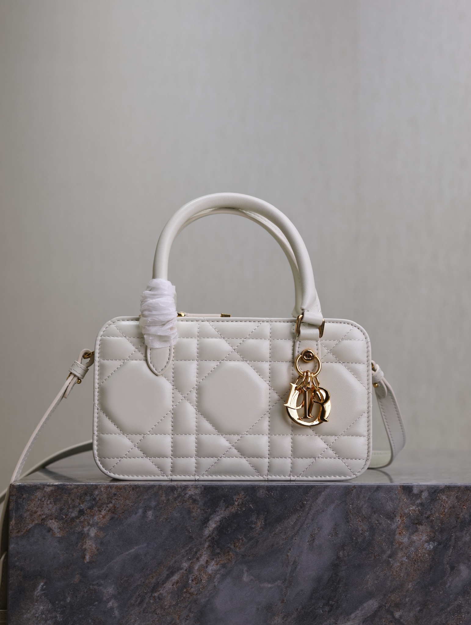 [TOP] Christian Dior 30 Montaigne Doctor Bag 20 X 11.5 X 7 cm - 2 Colors