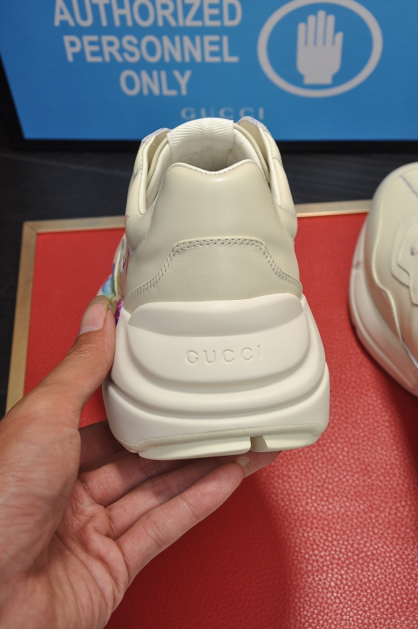[TOP] GUCCI  SNEAKER-White
