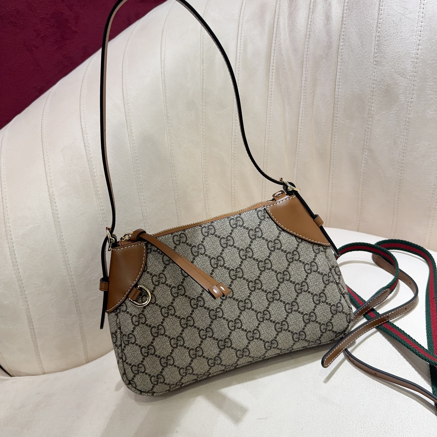 [TOP] GUCCI GG Emblem Small Shoulder Bag 24.5X16X6 cm - GHW