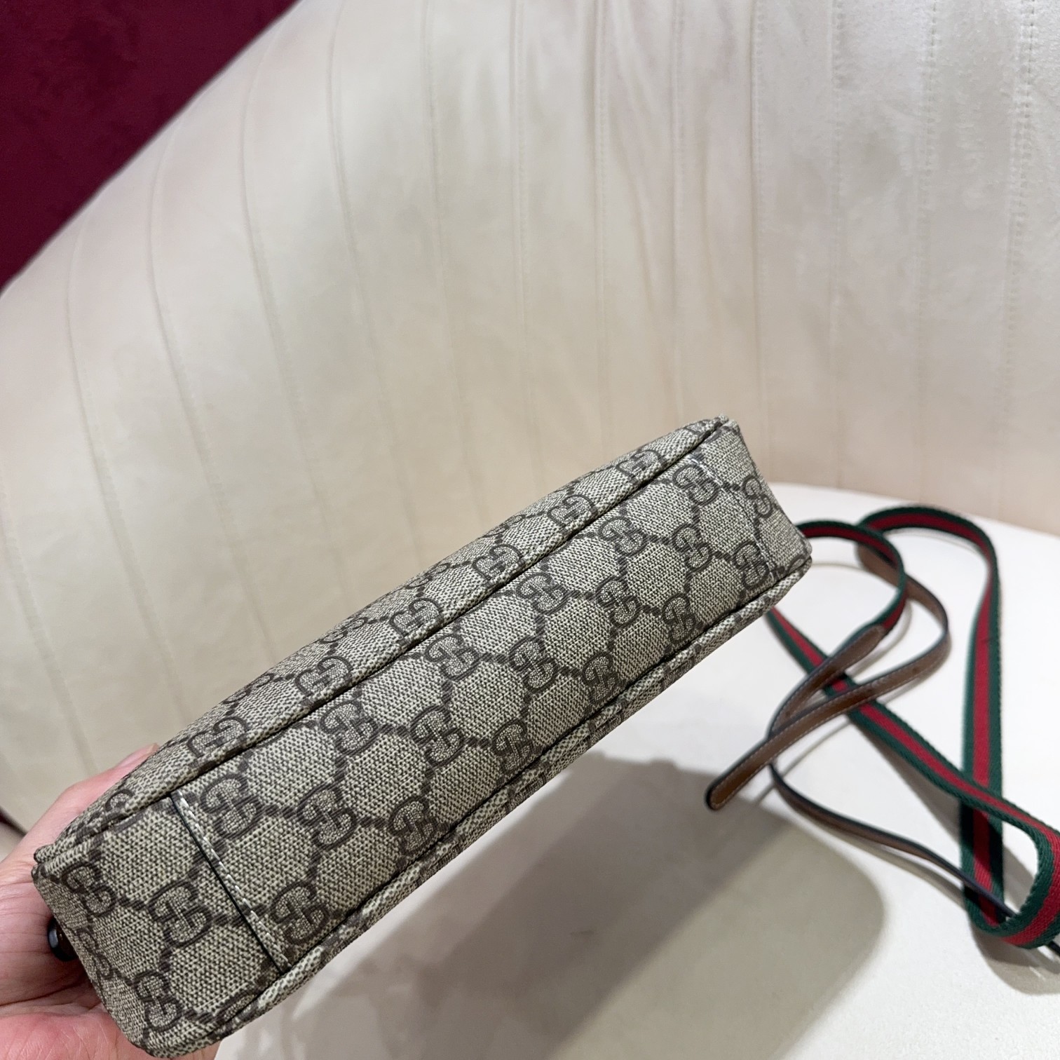 [TOP] GUCCI GG Emblem Small Shoulder Bag 24.5X16X6 cm - GHW