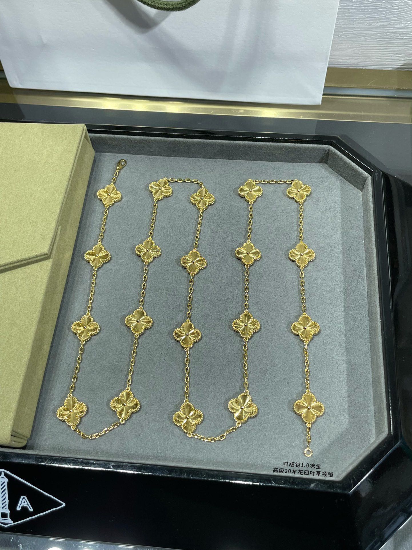 [TOP] Van Cleef & Arpels Long Necklace with Flowers -2 Colors