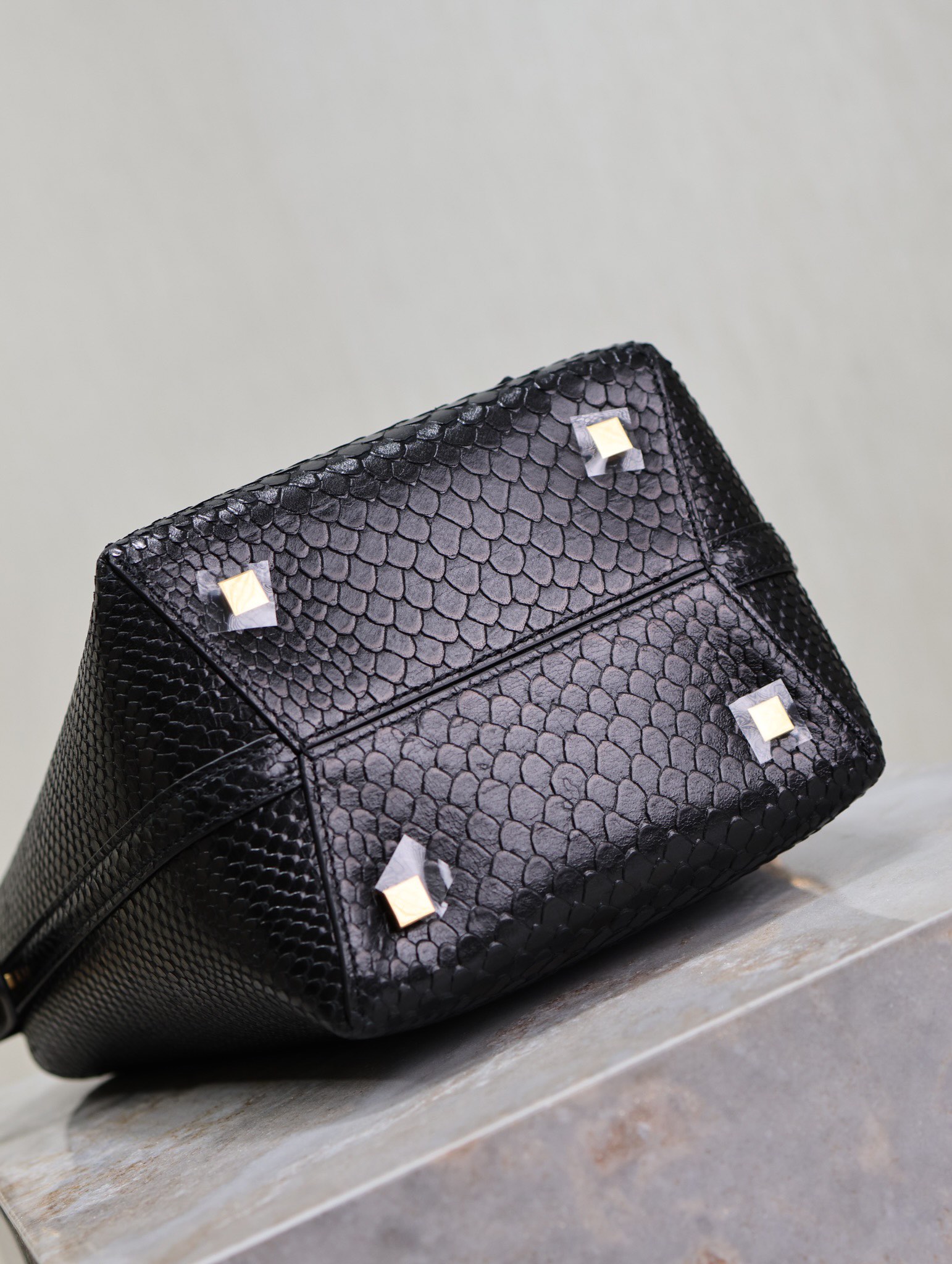 [TOP] Yves Saint Laurent YSL LE 37 Bag 15x13x6cm/17×20×13cm -Black