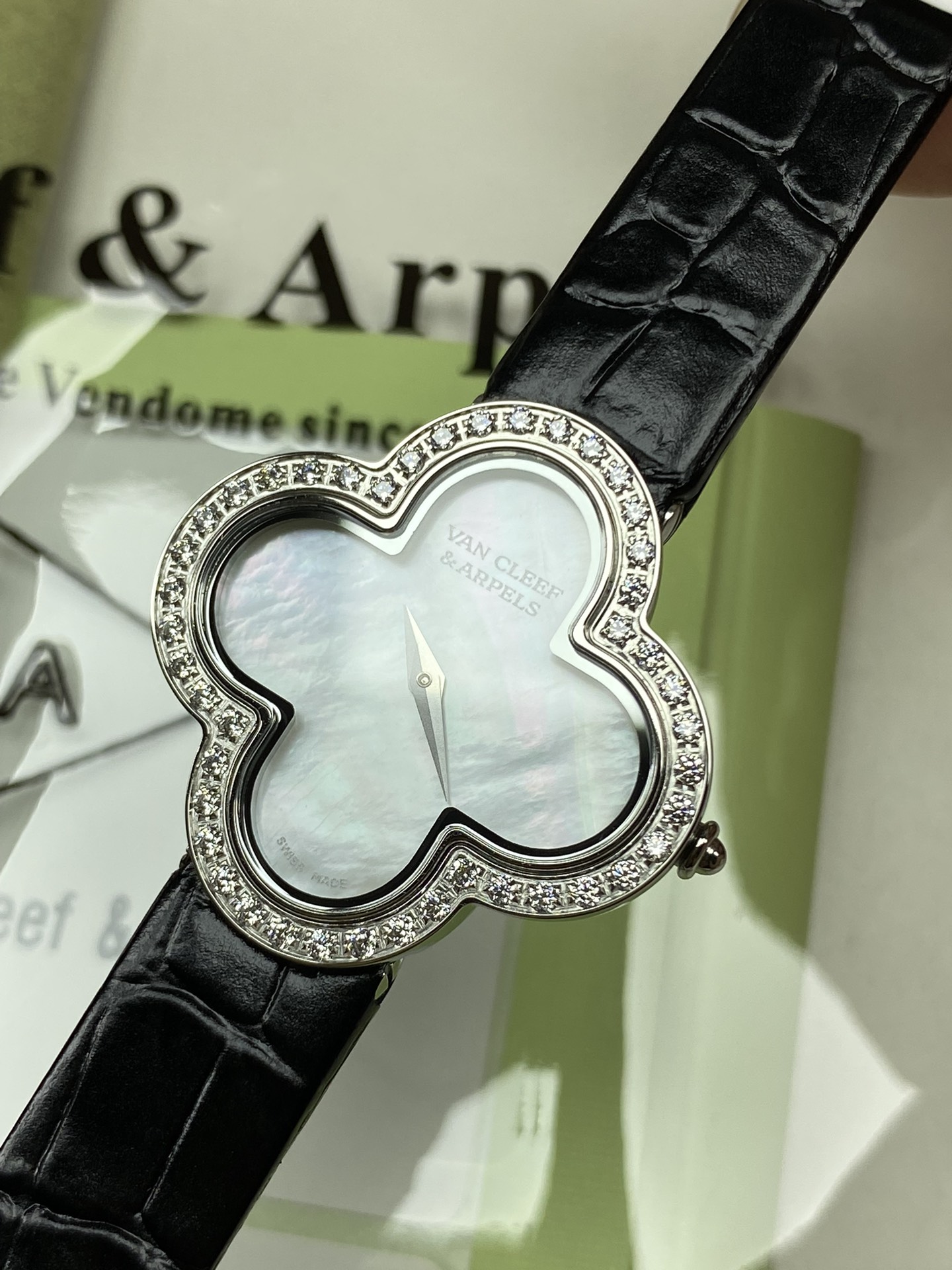 [TOP] Van Cleef & Arpels Watch - Black