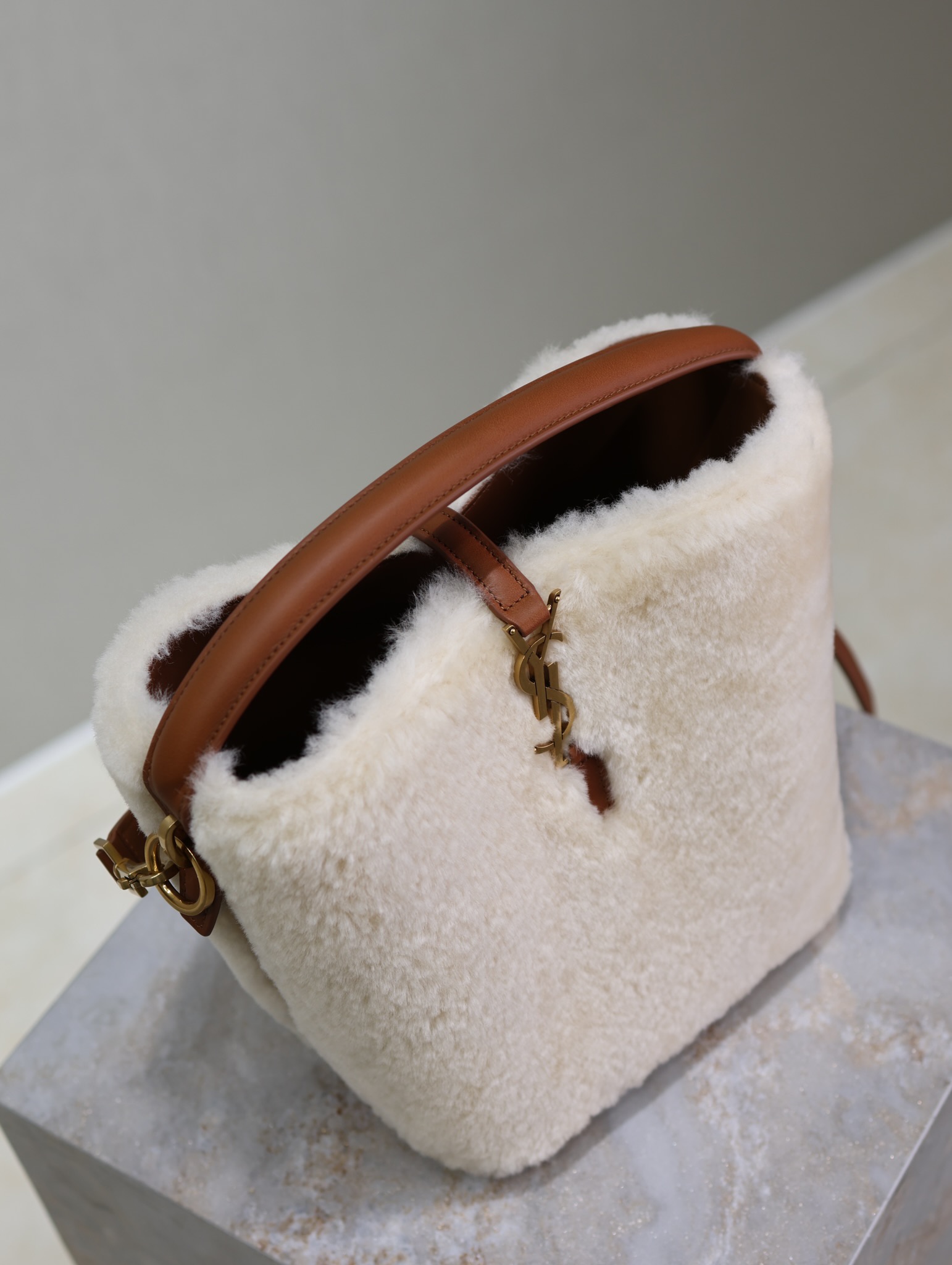 [TOP] Yves Saint Laurent YSL LE 37 Lambswool Bag 15x13x6cm/17×20×13cm -Brown